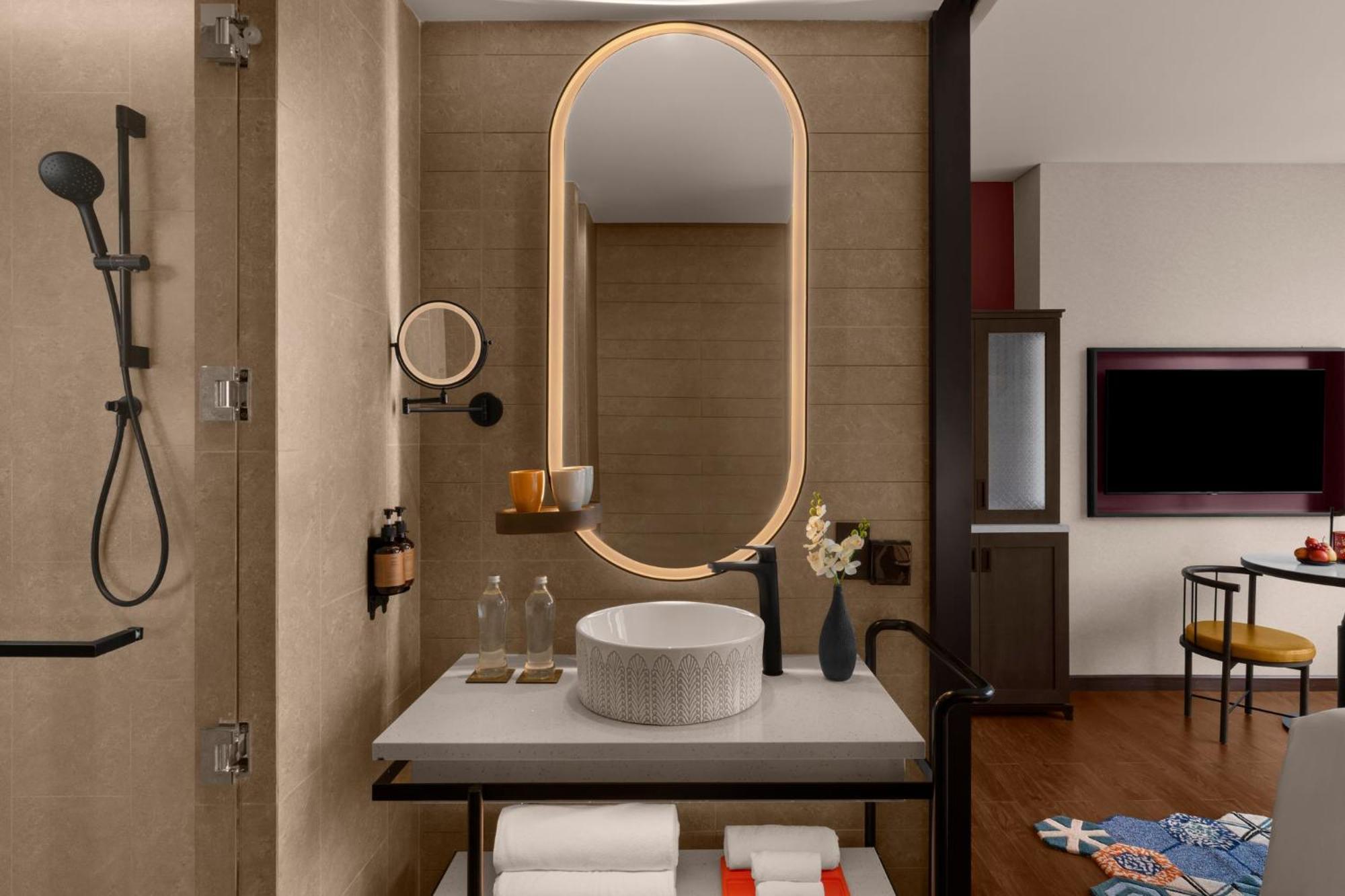 Standard King Room Urban Ba Son