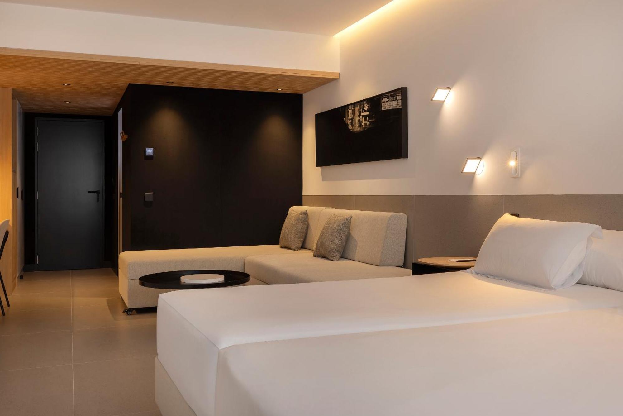 Double Room Lounge