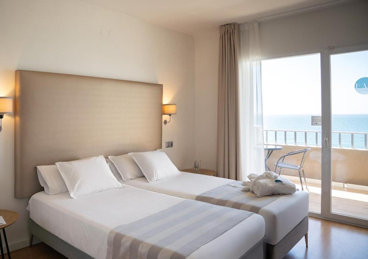 Double or Twin Room Sea View