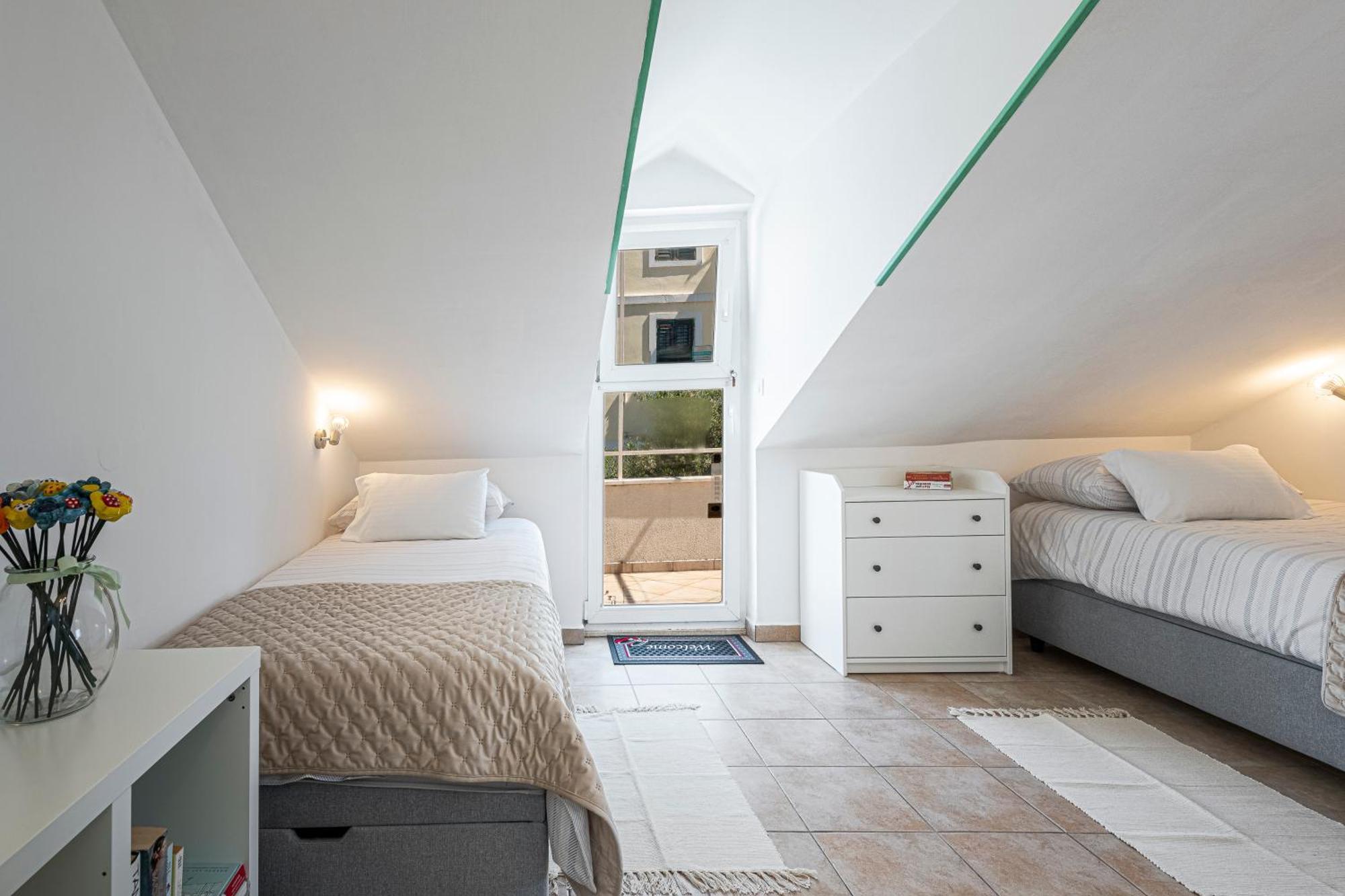 Two-Bedroom Apartment Balcony Sea View