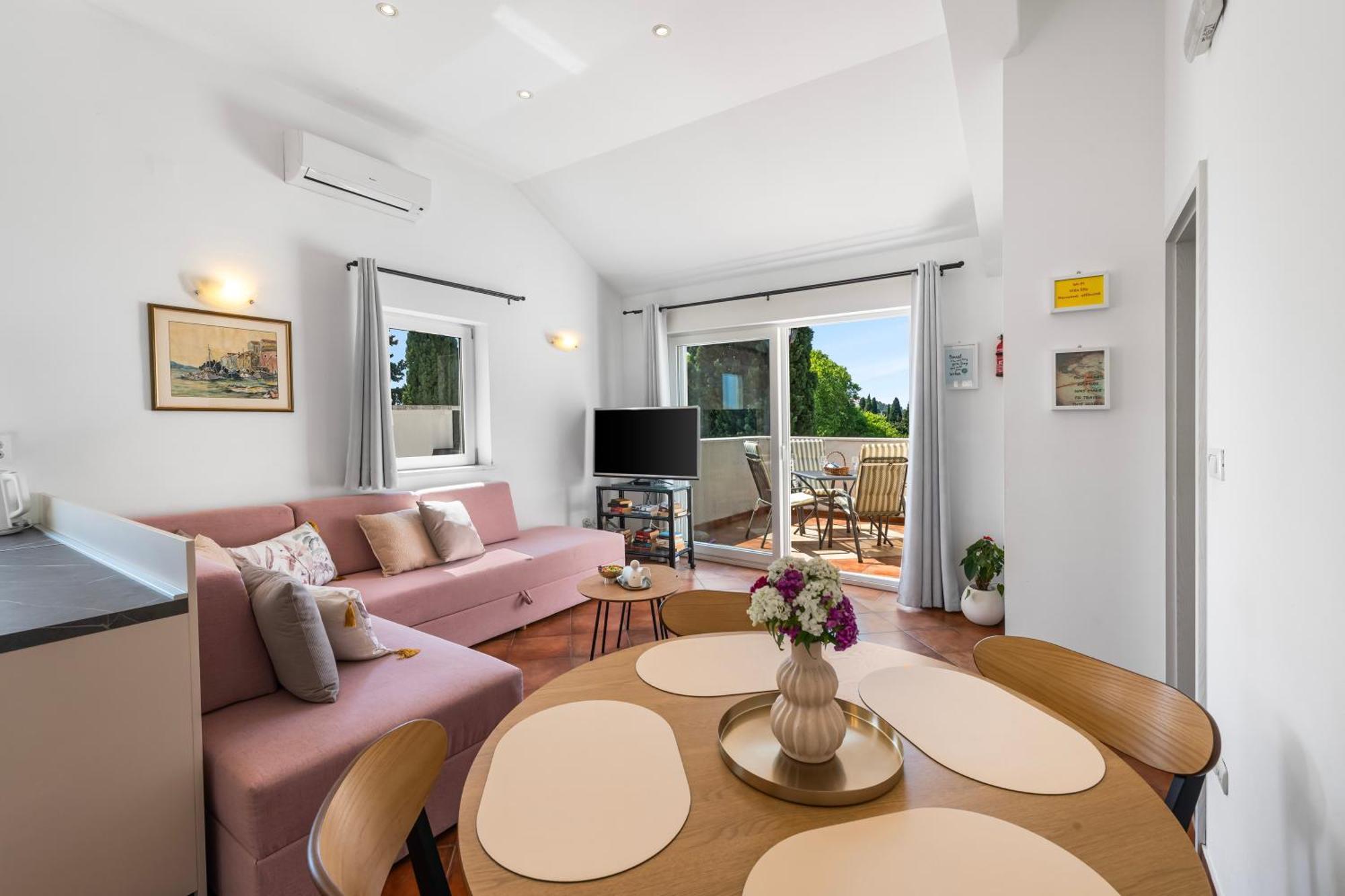 Two-Bedroom Apartment Balcony Sea View