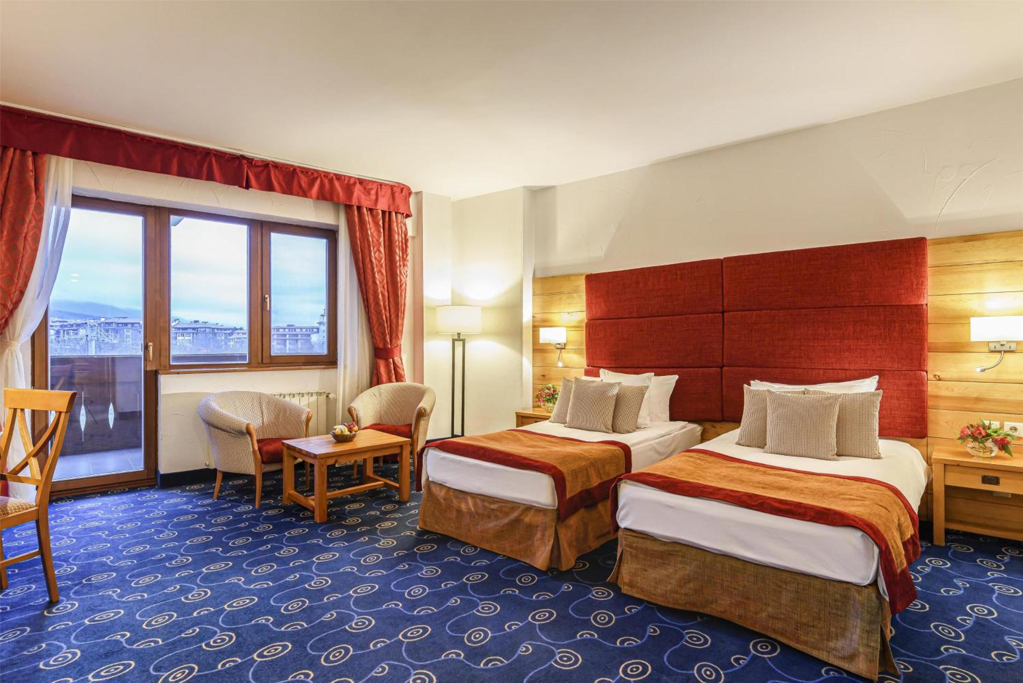 Deluxe Room Mountain View Twin Beds