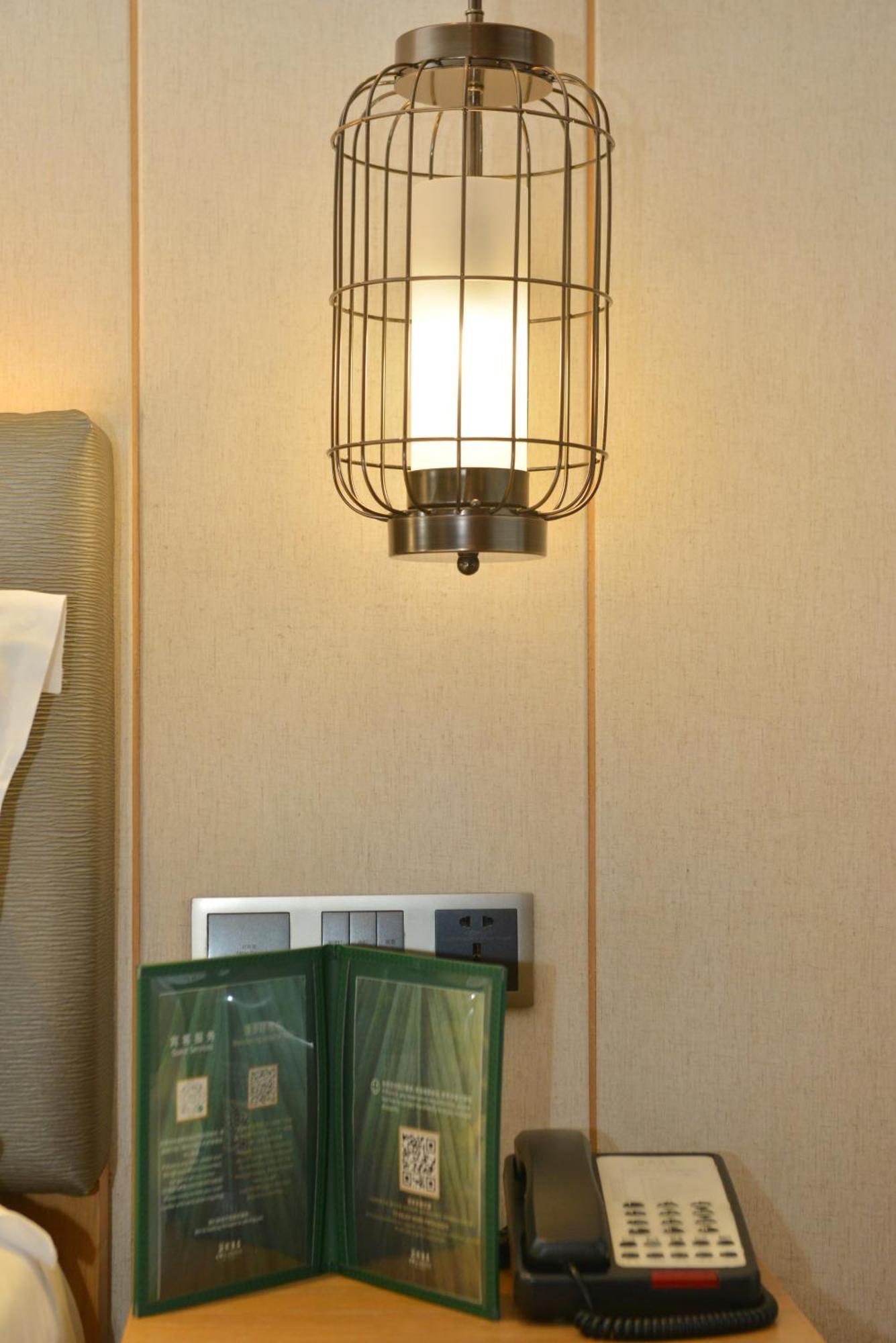E500 King Room