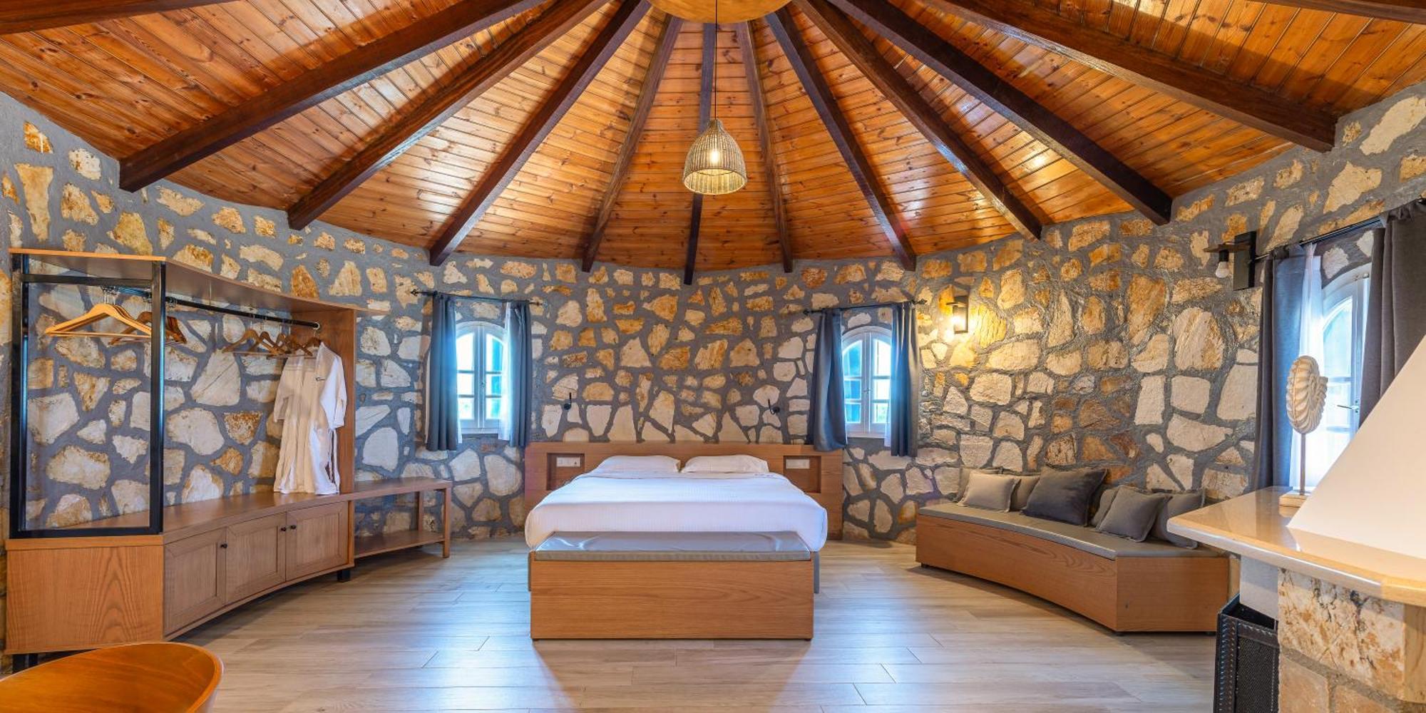 Romantic Suite on Beach Side