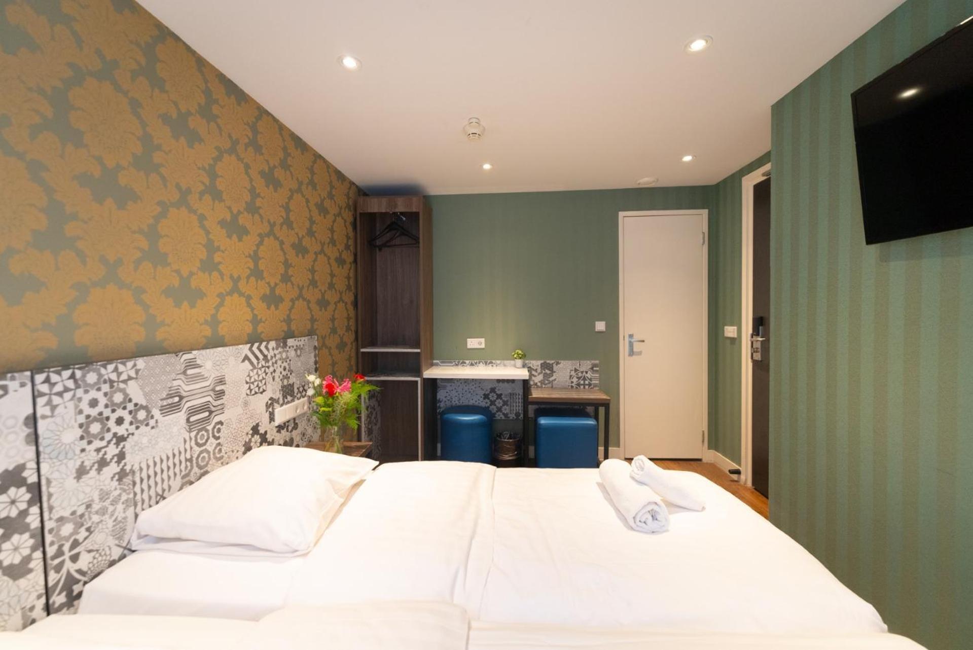 Double Room Private Bathroom