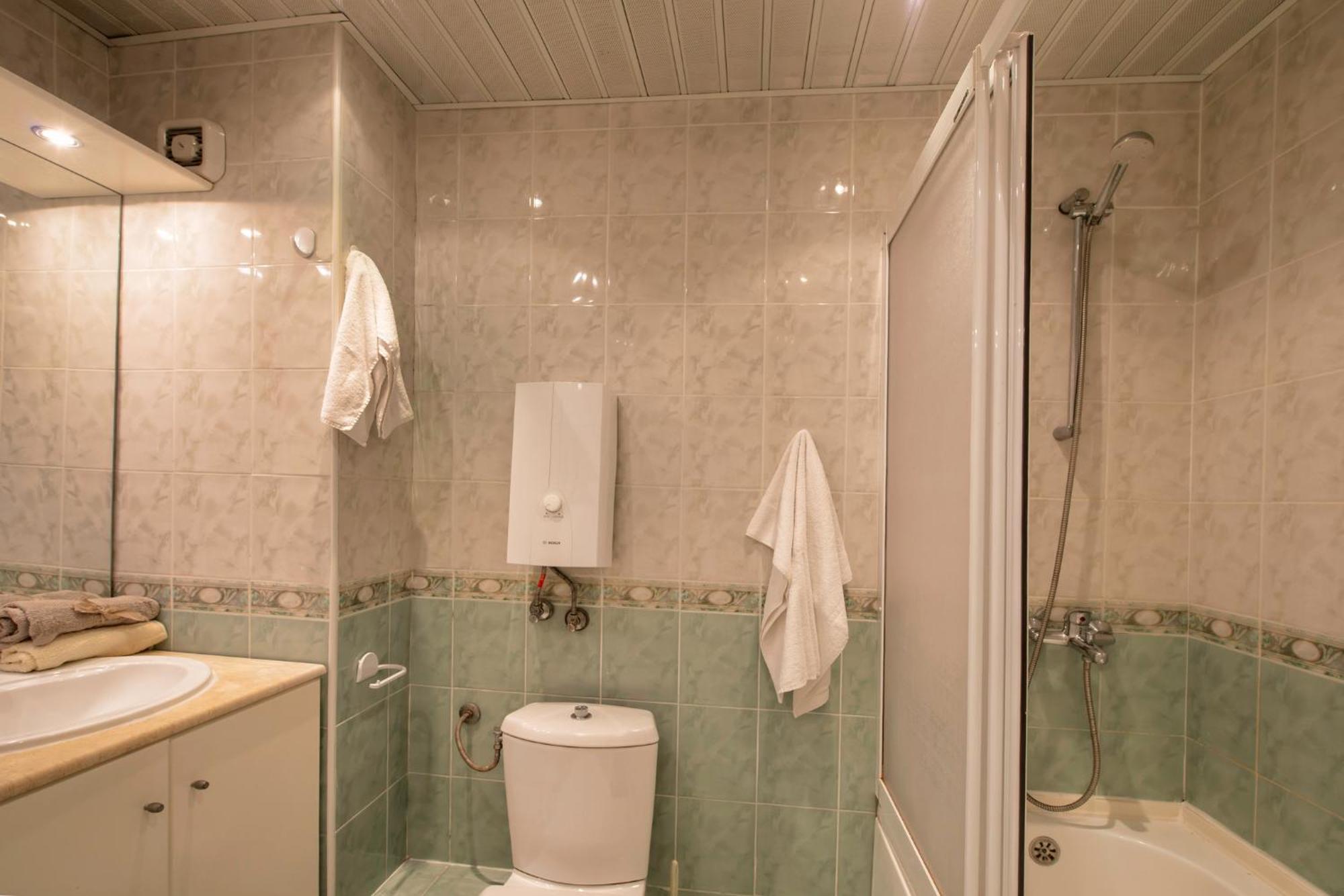 1-Bedroom Apartment