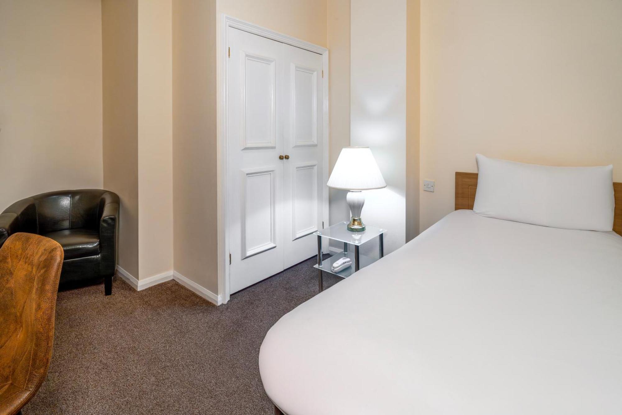 Single Room No Window