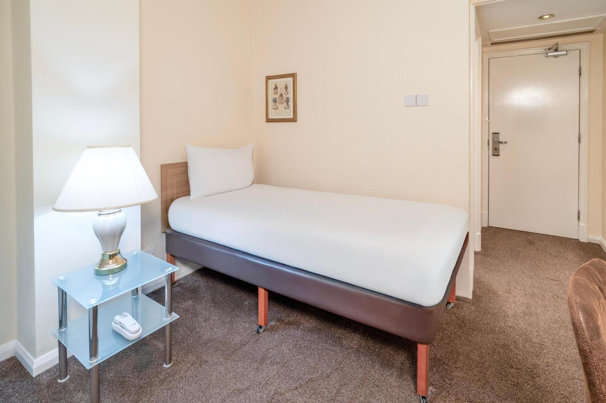 Single Room No Window