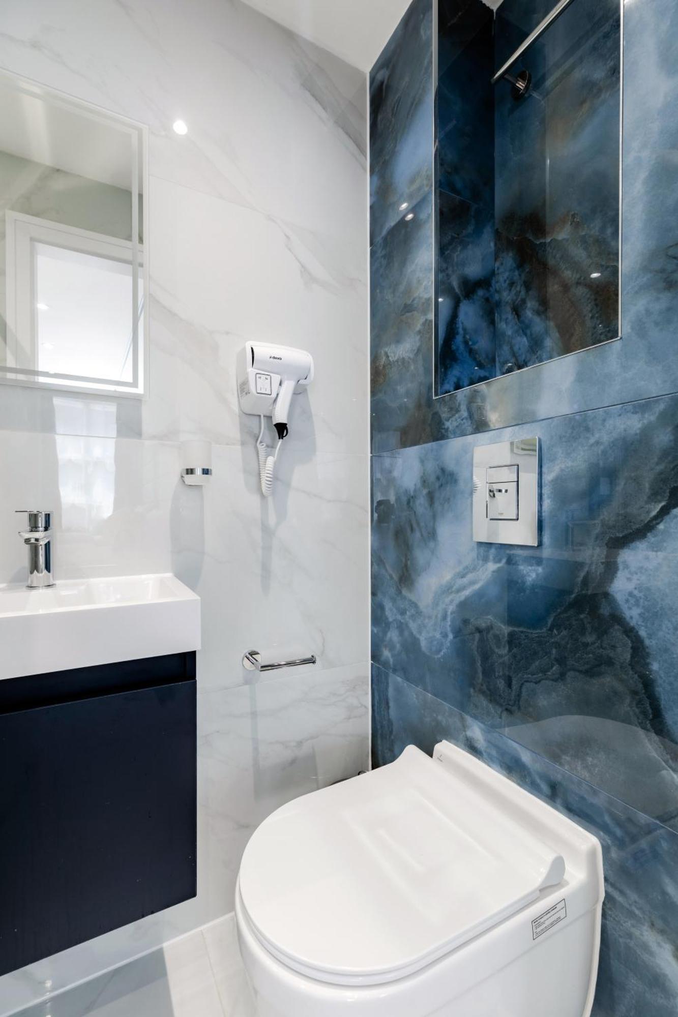 Twin Room Shower