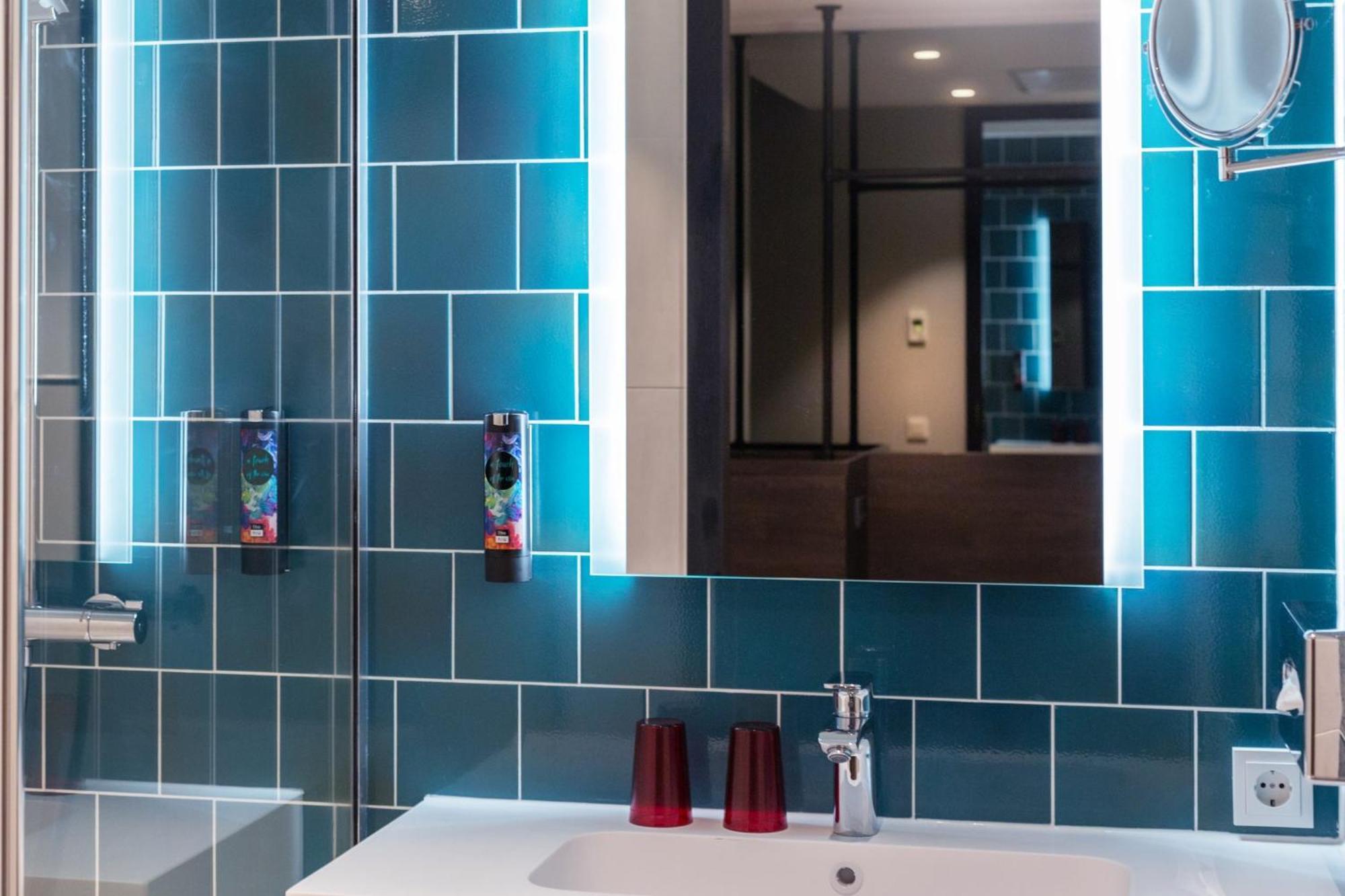 Standard Room,1681787835:JPEG