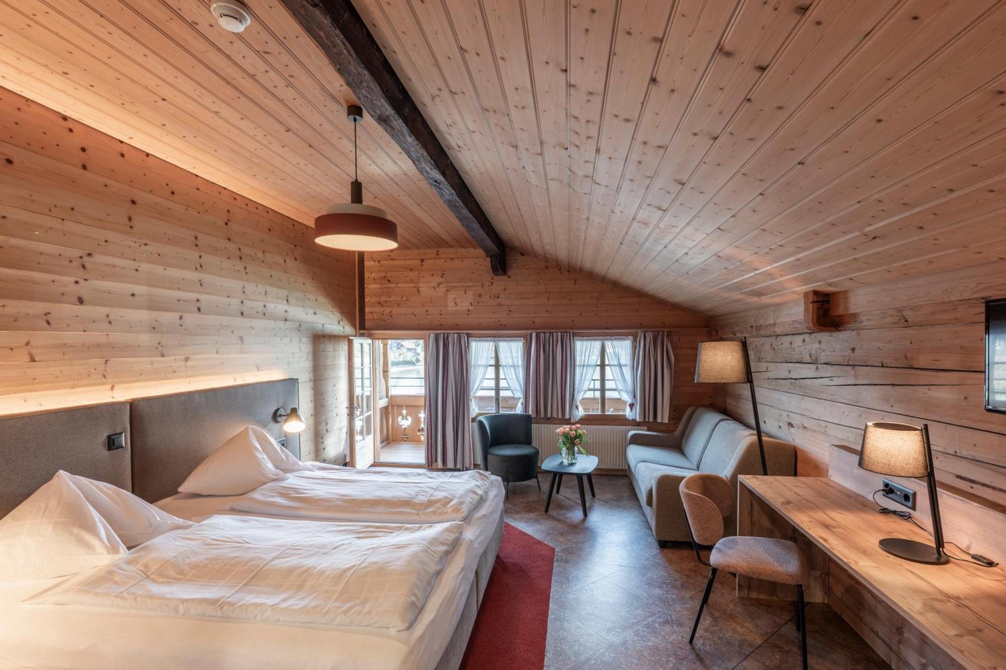 Deluxe Double Room Lake View
