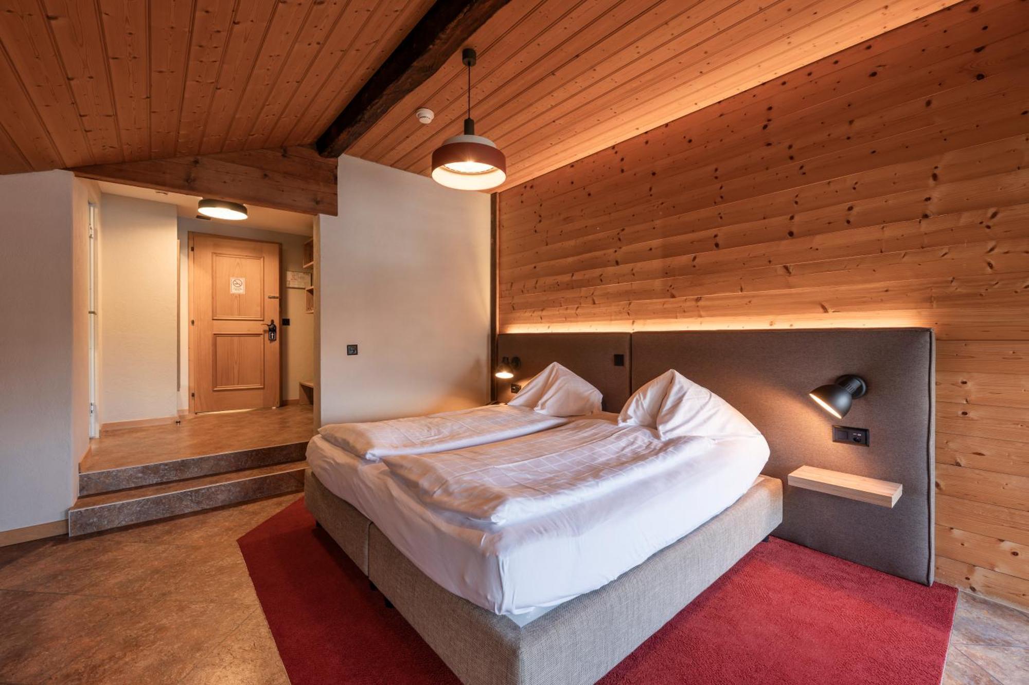 Deluxe Double Room Lake View