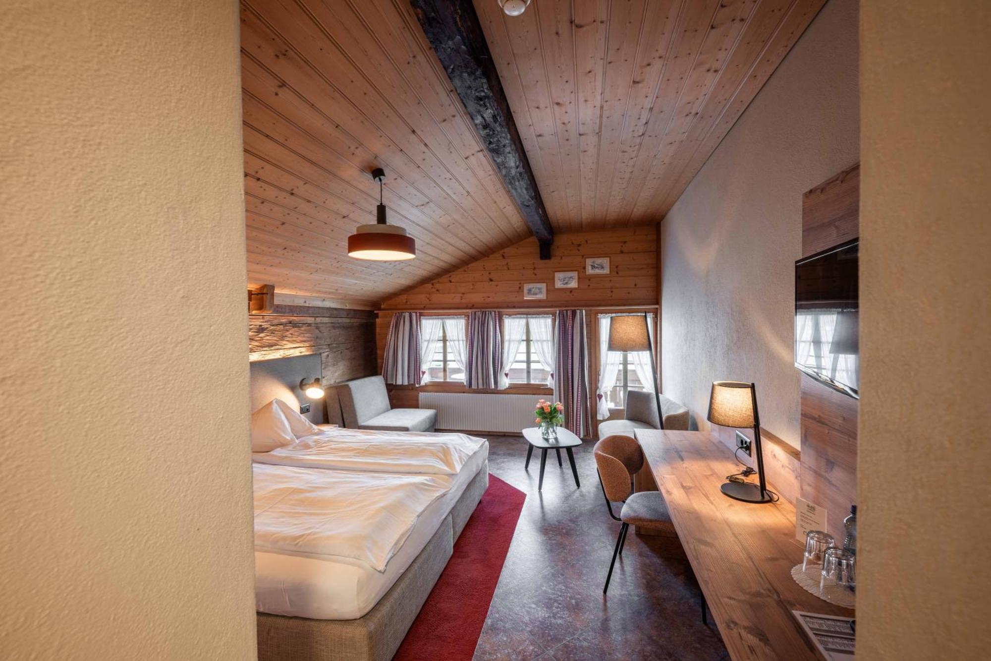 Deluxe Double Room Lake View