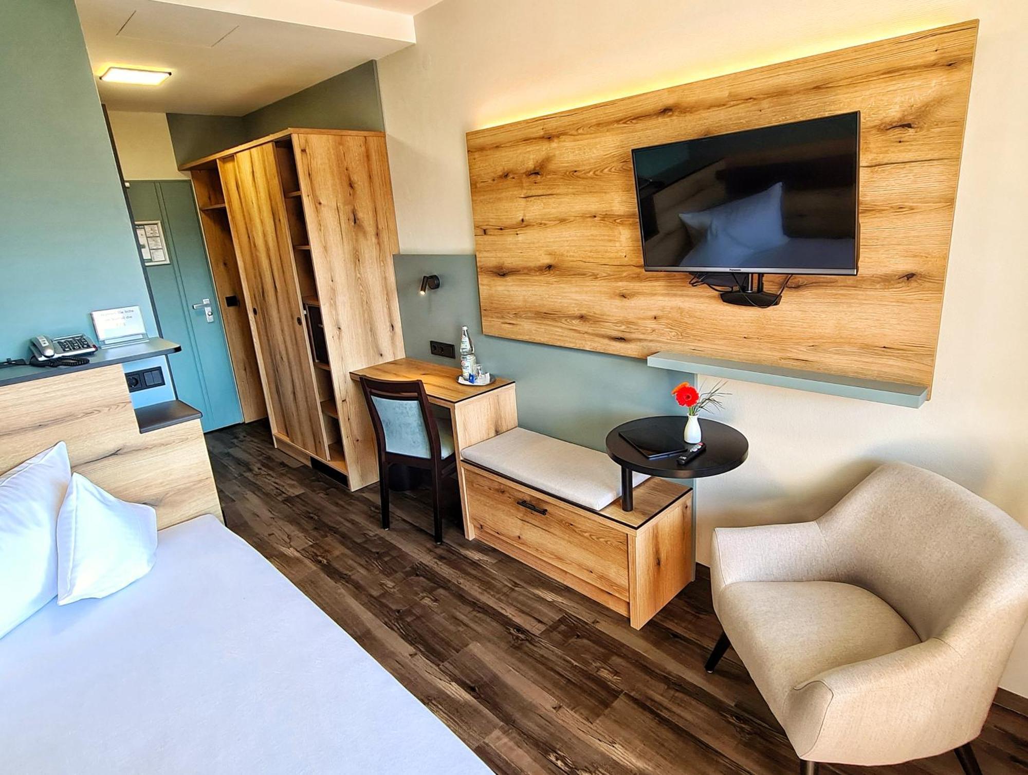 Single Room Mountain View