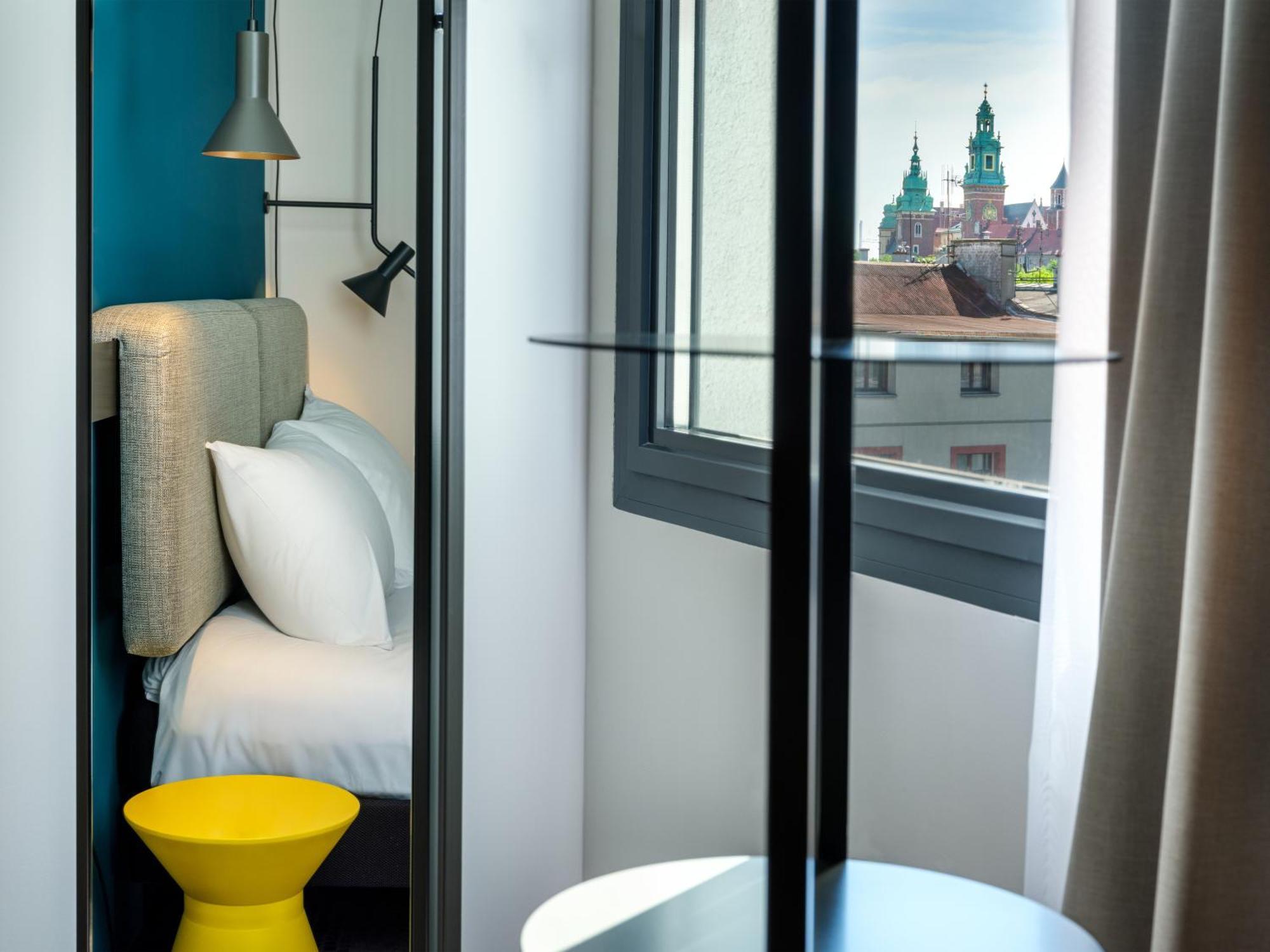 Standard Queen Room