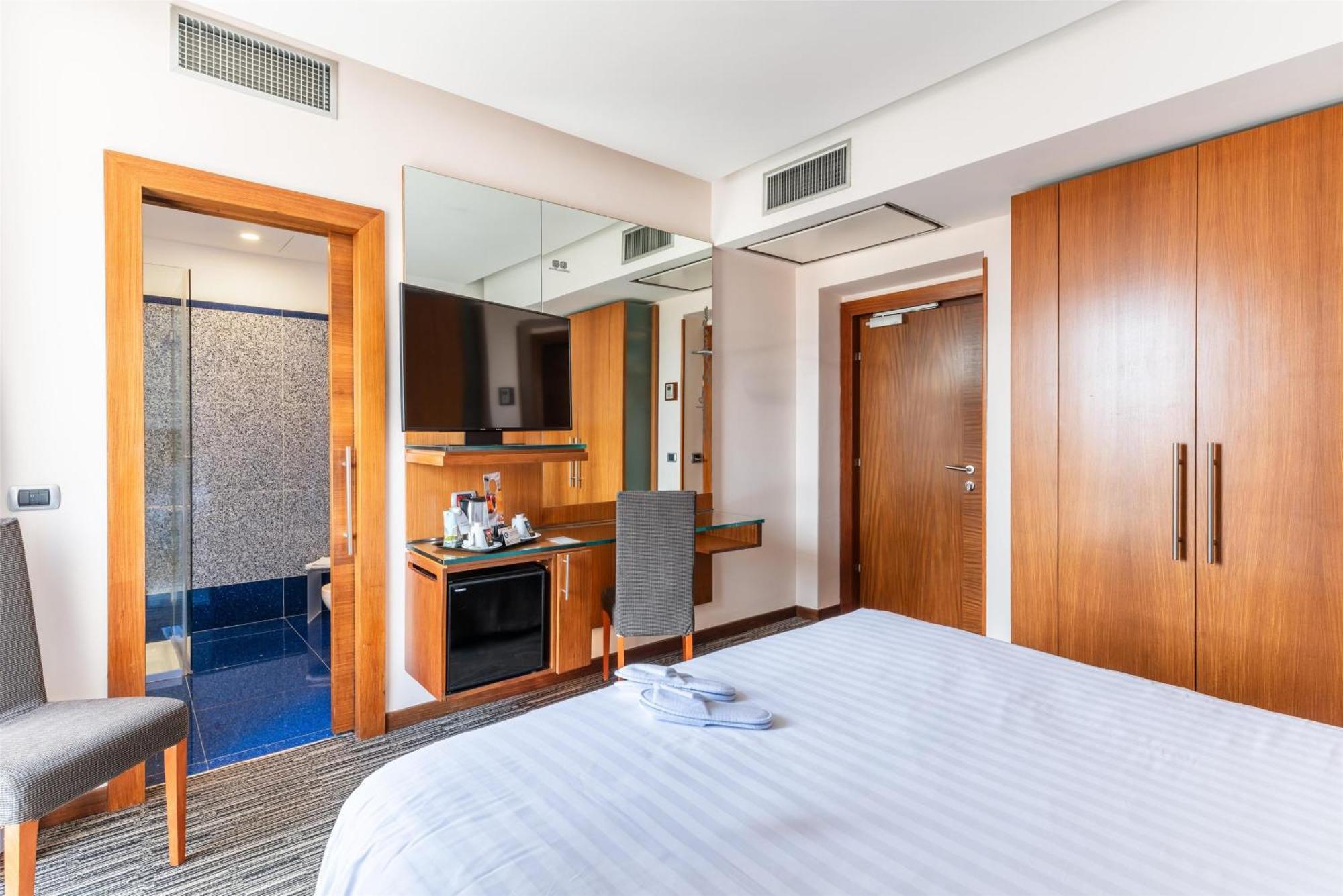 Superior King Room