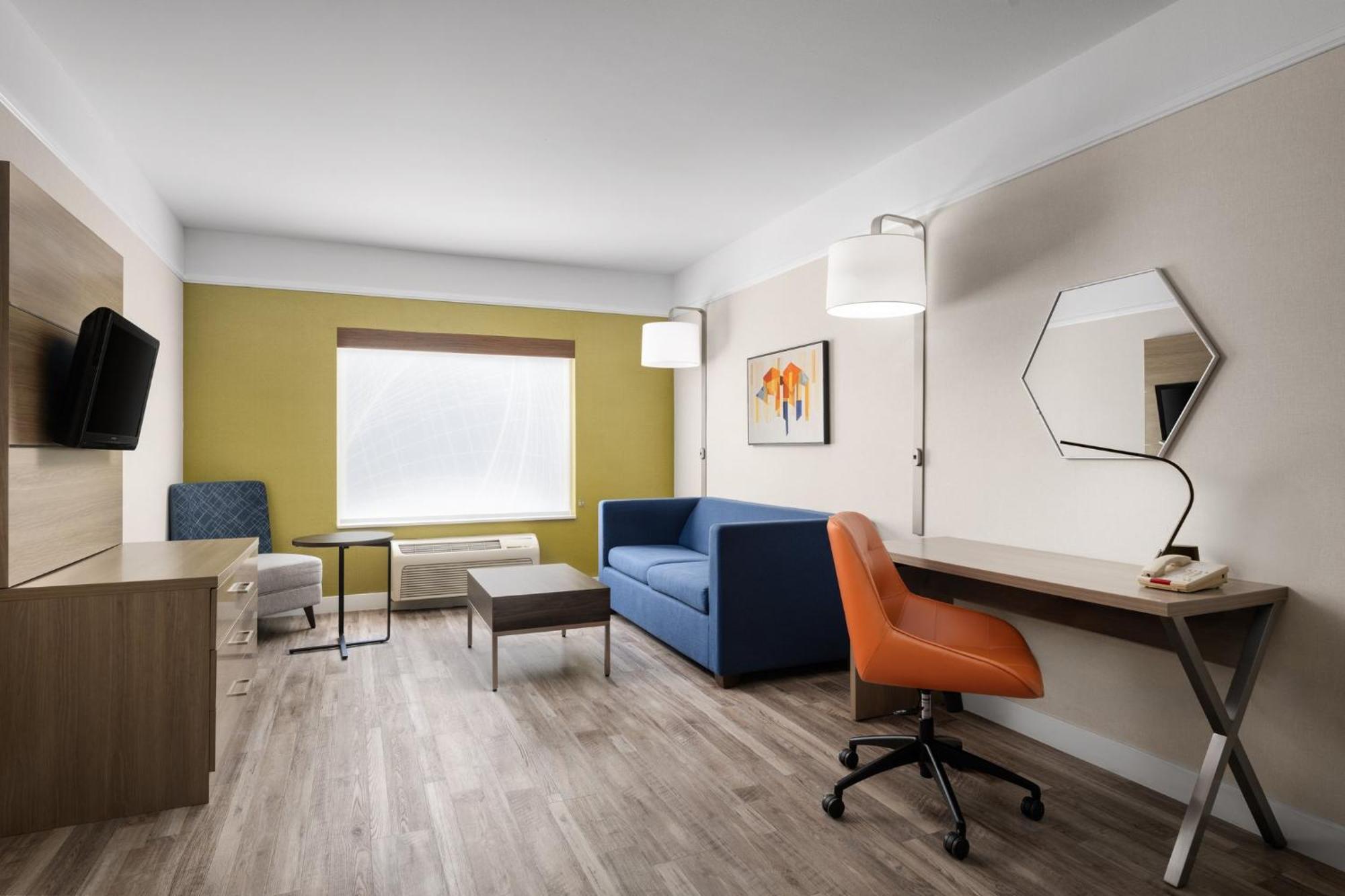 One-Bedroom Suite with Tub - Mobility Accessible