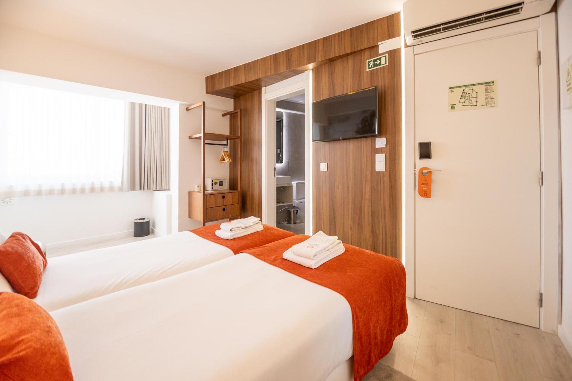 Standard Twin Room