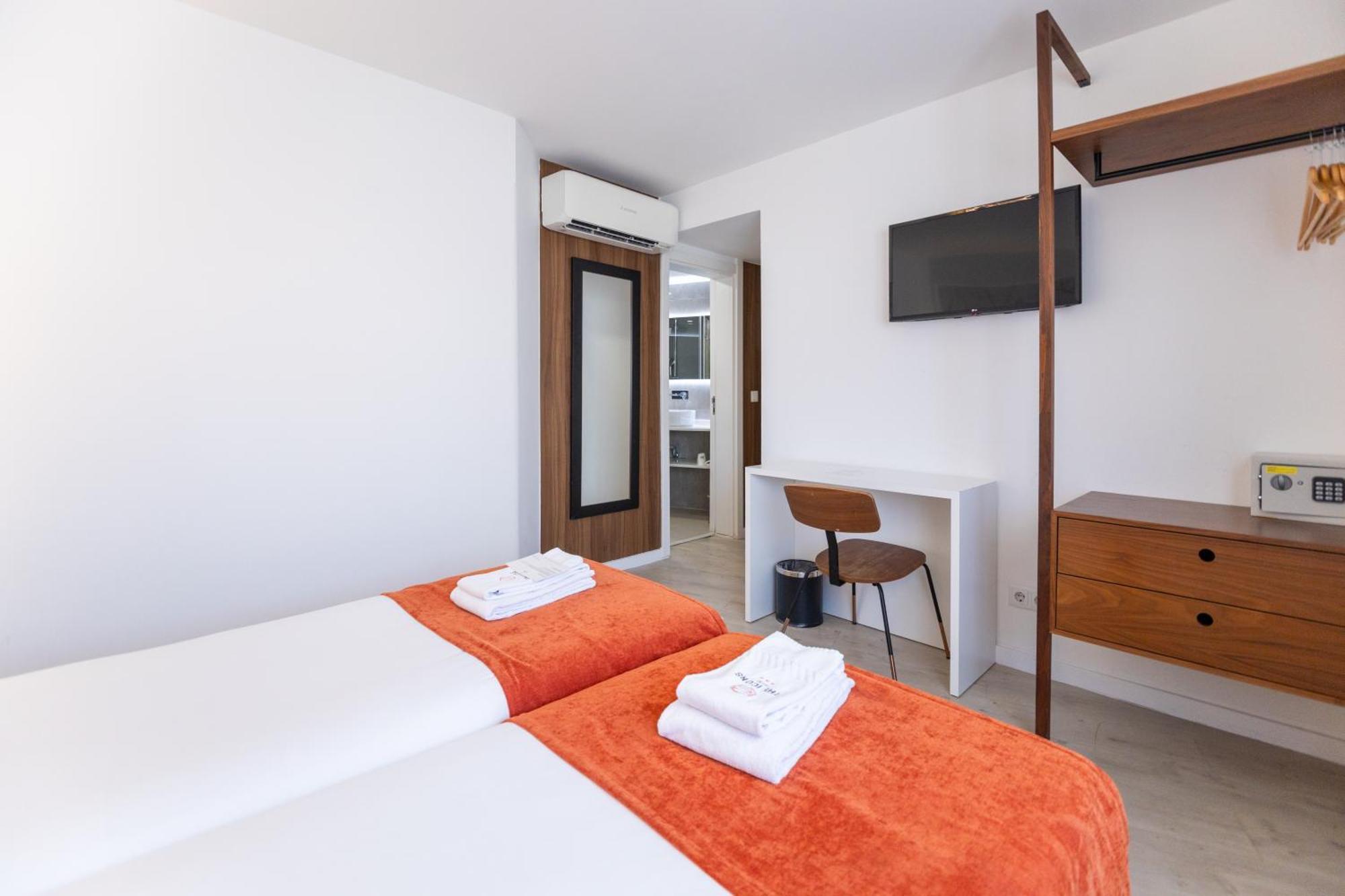Standard Twin Room
