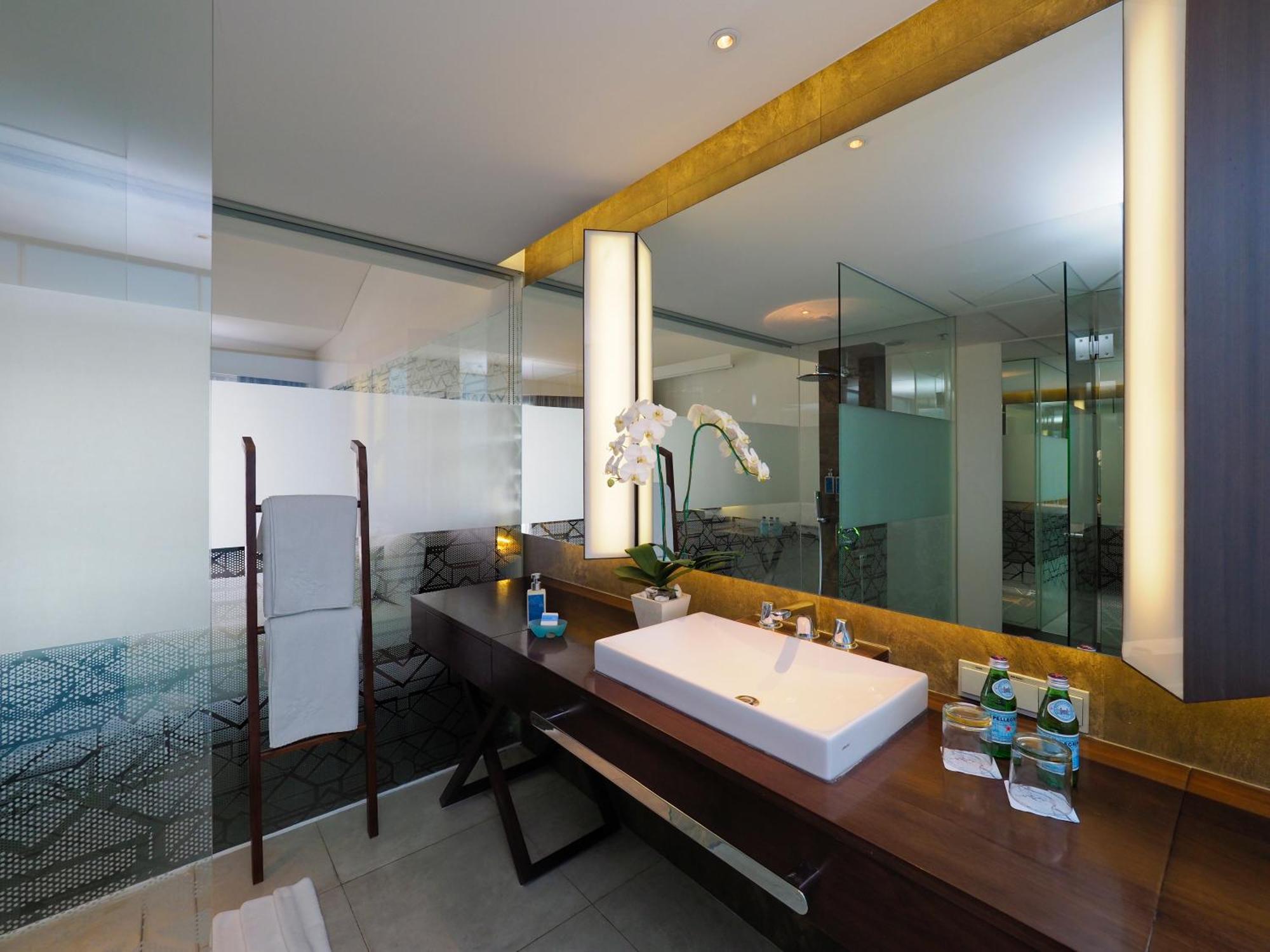 Club Twin Room