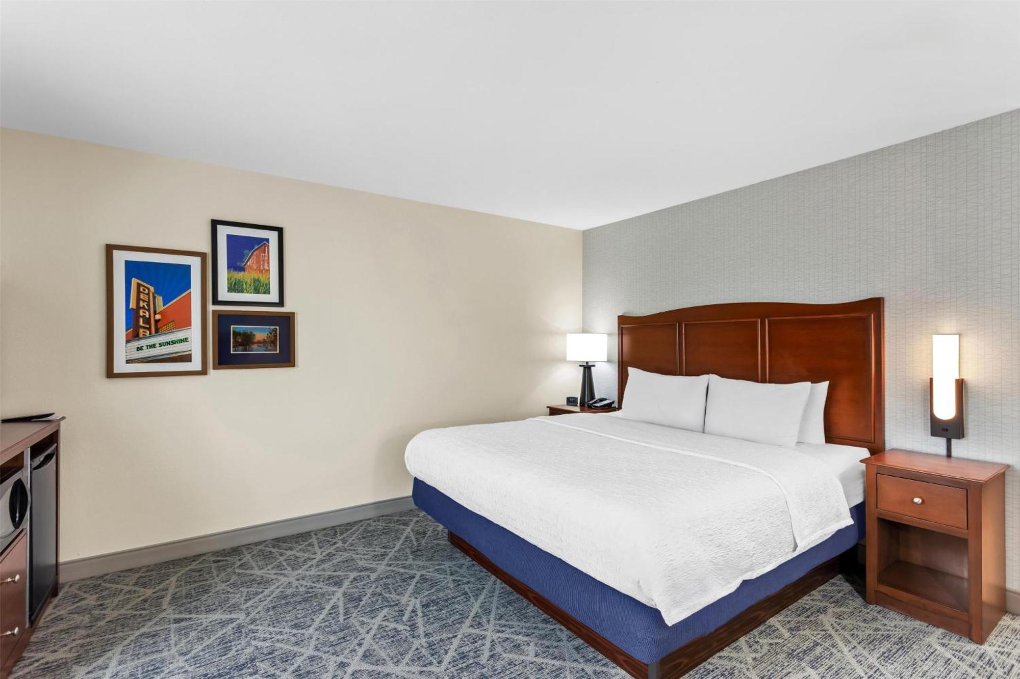 King Room Hearing Access or Non-Smoking