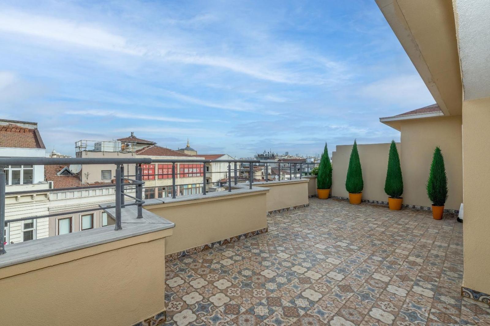 Triple Room Terrace