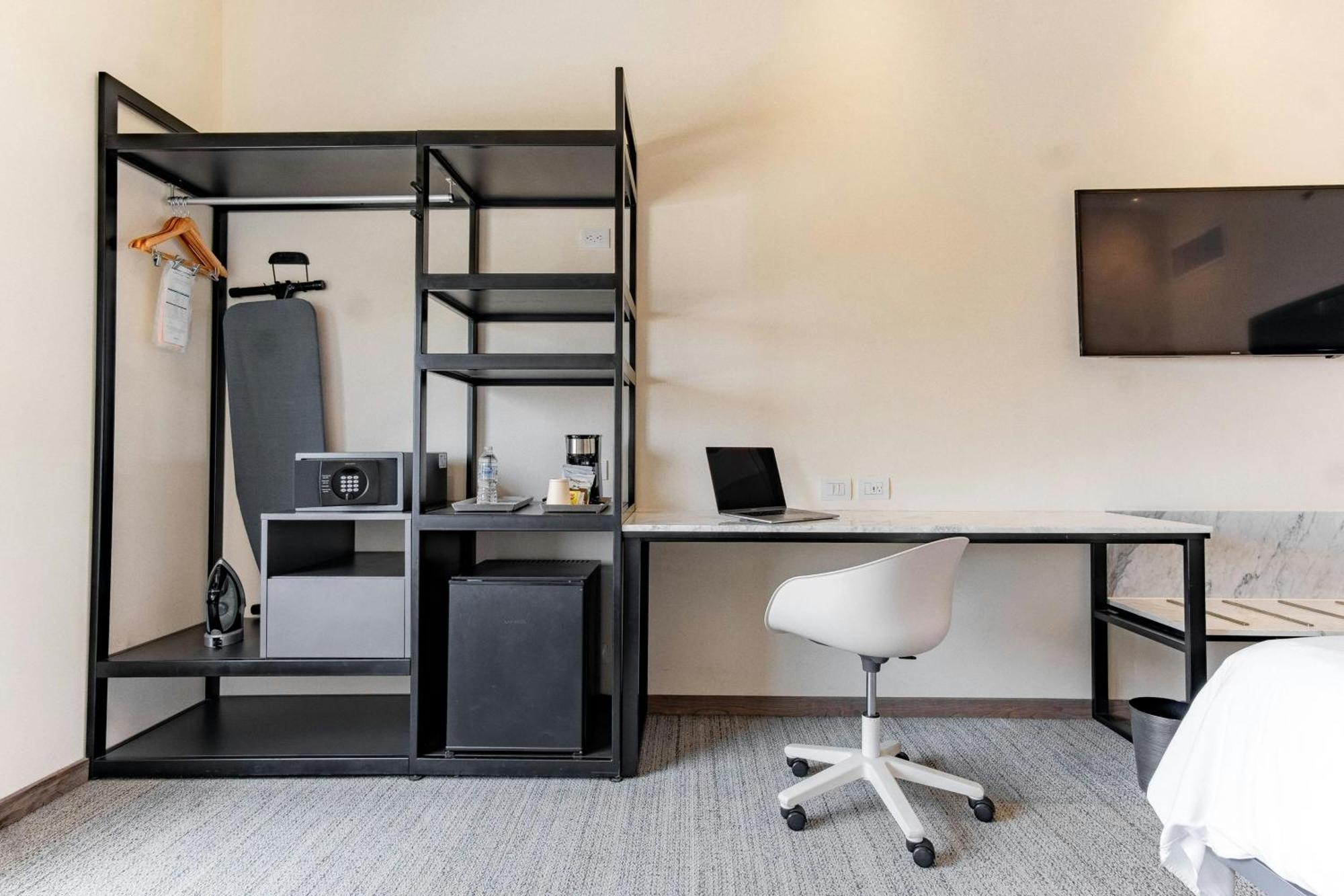 Executive King Room City View