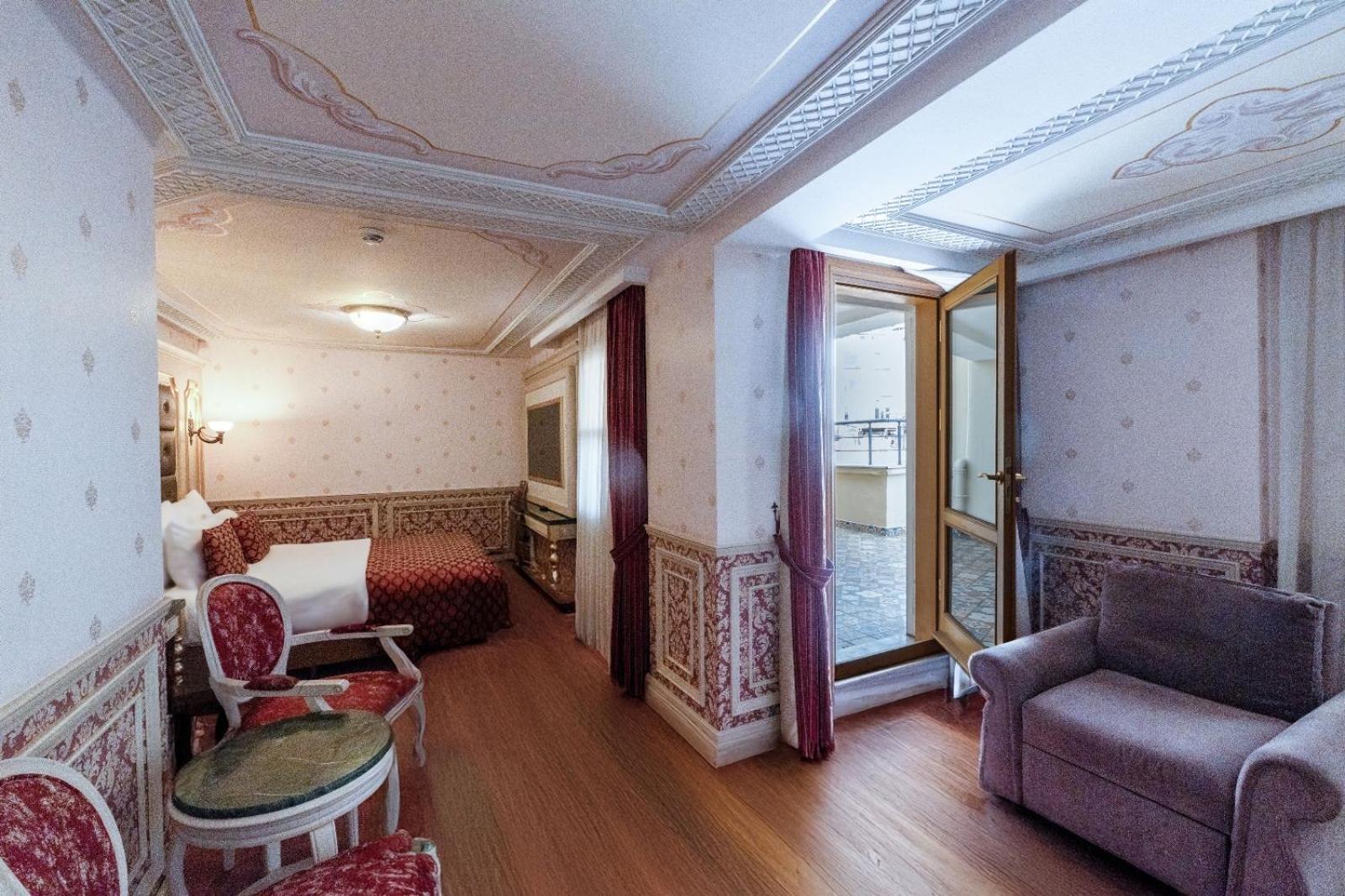 Triple Room Terrace