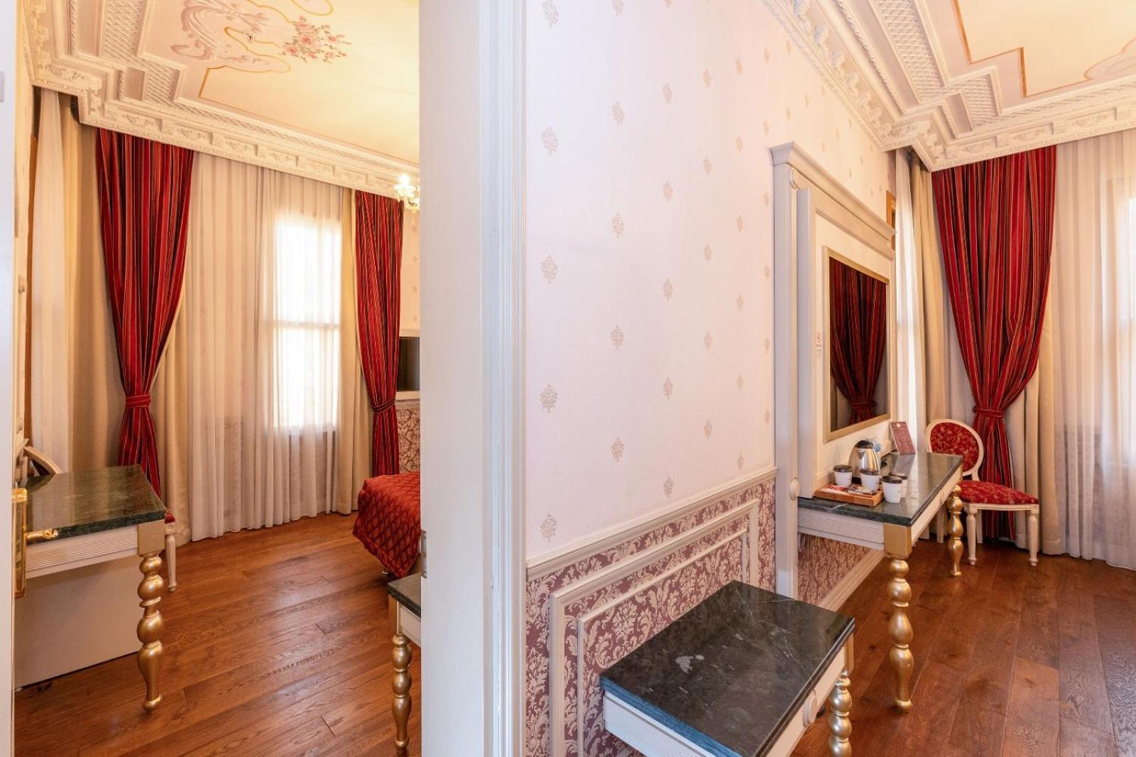 King Suite Bay Window