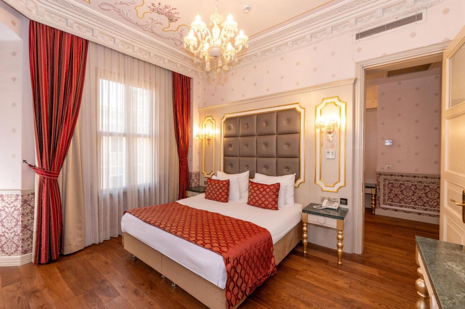 King Suite Bay Window