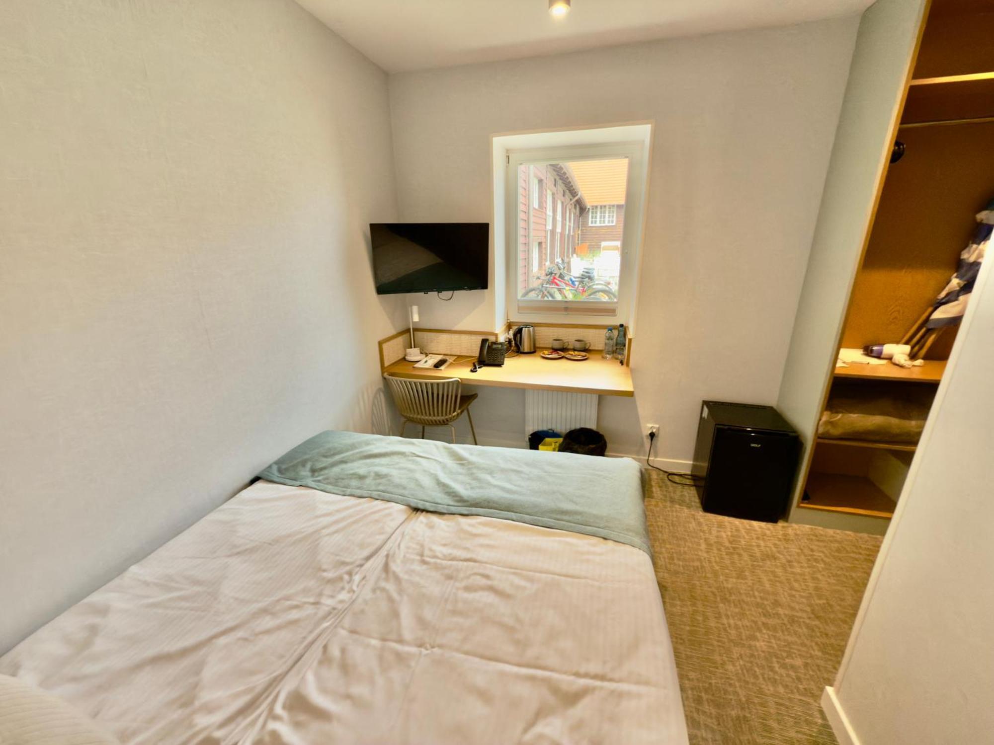 Economy Single Room