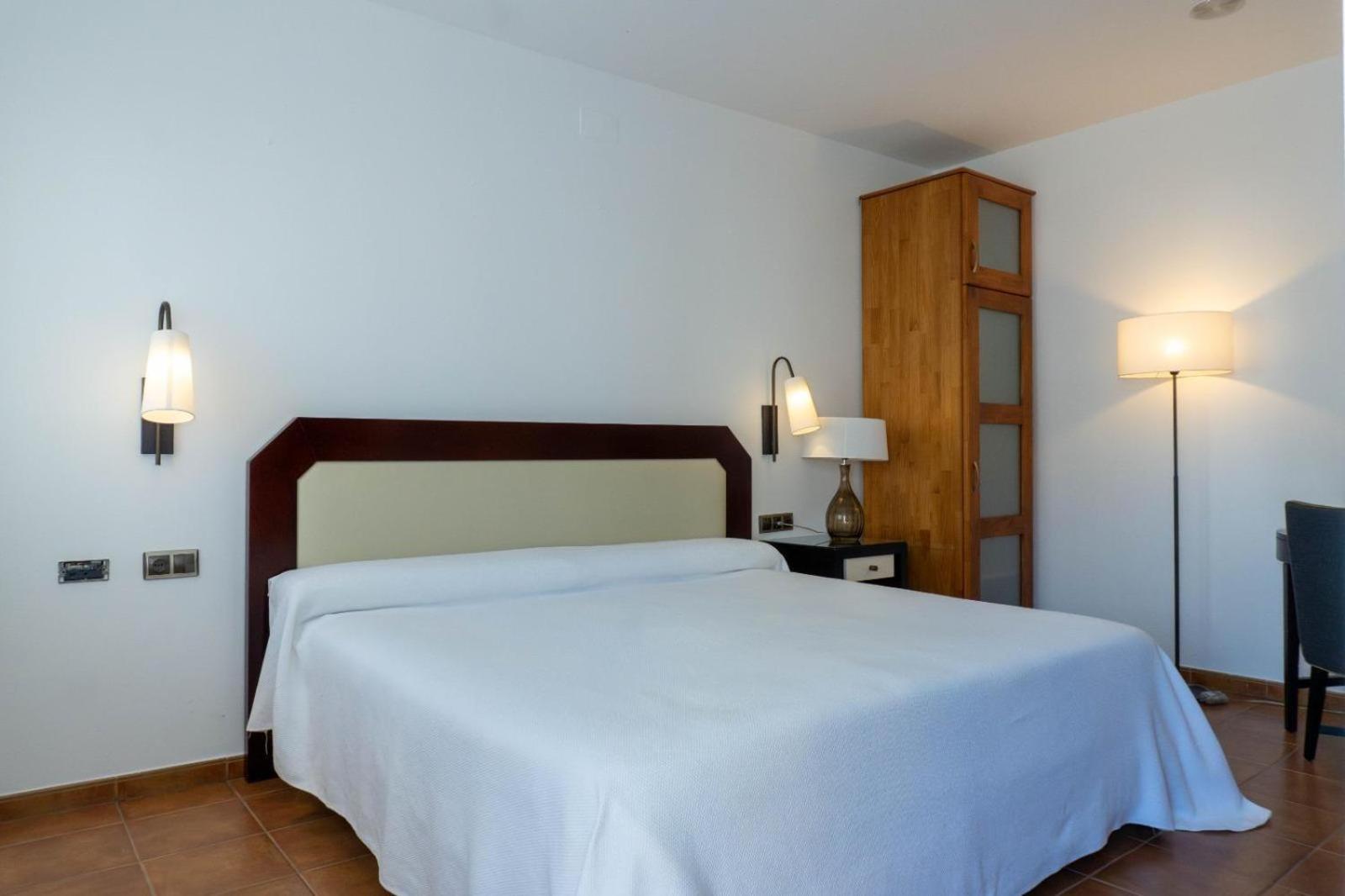 Deluxe King Room,1687468112:JPEG