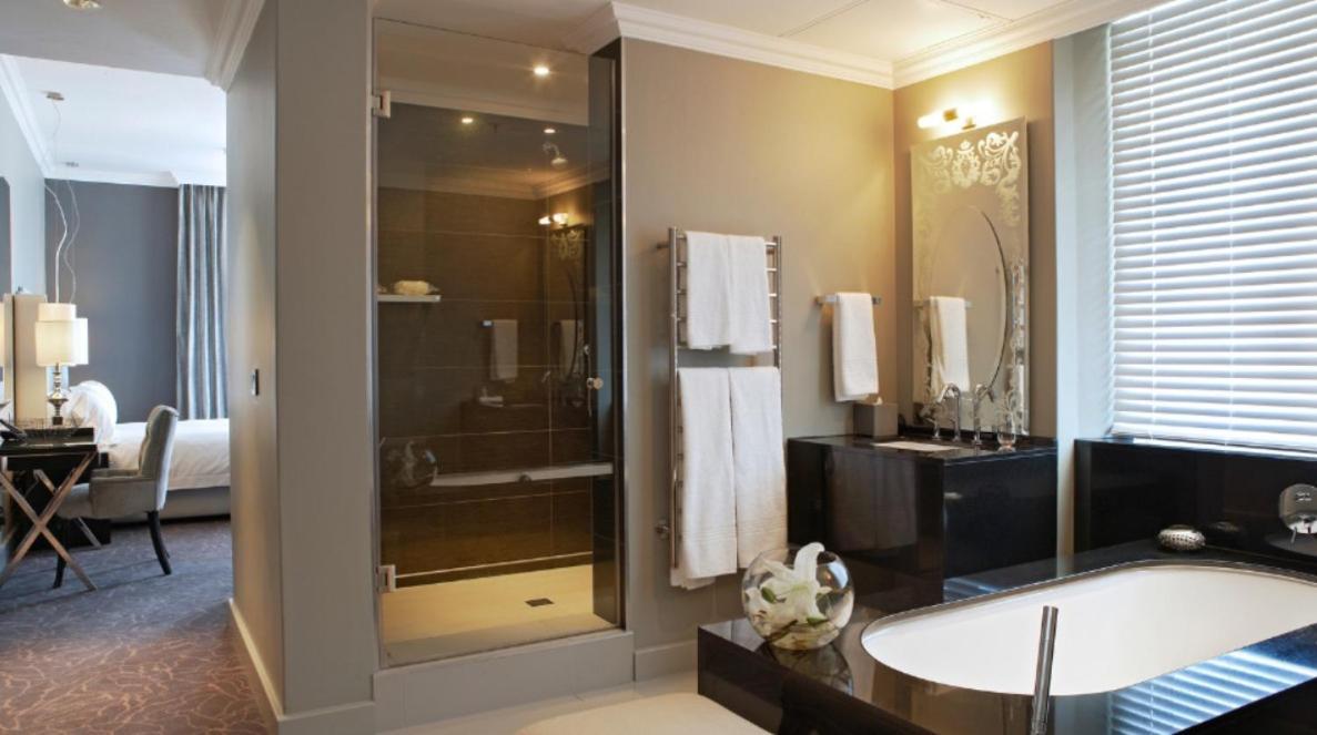 Premium Luxury Room