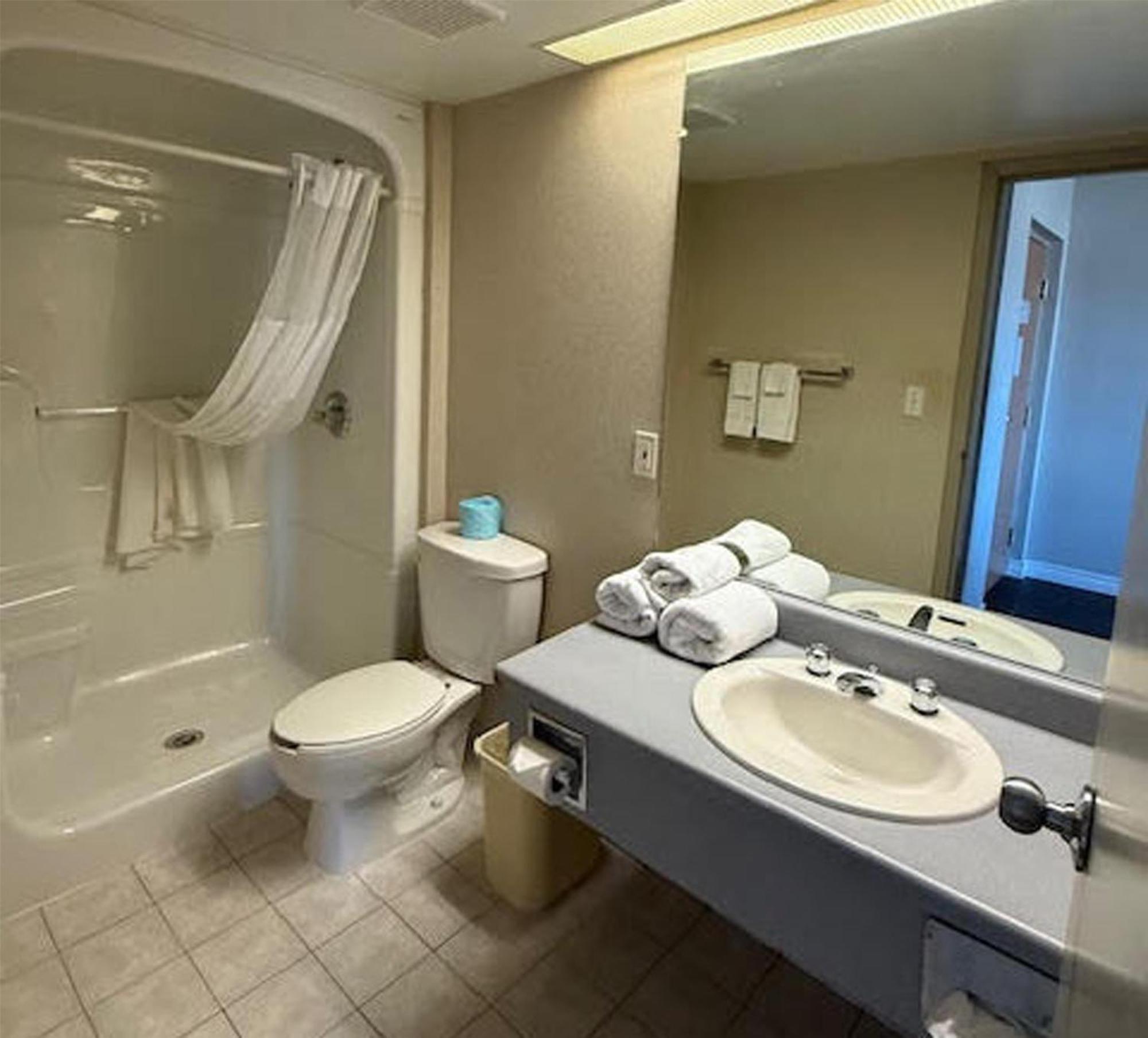 Queen Room with Spa Bath - Non-Smoking,1705592001:JPEG