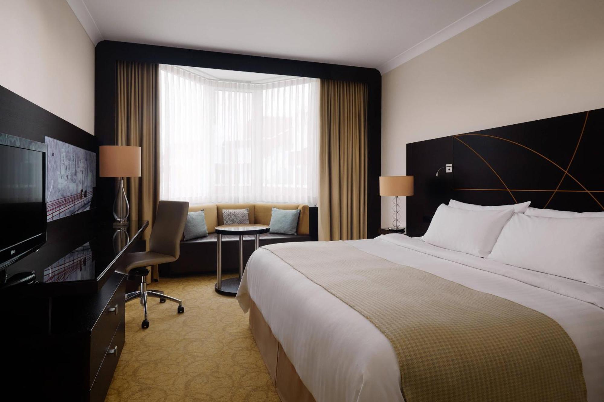 Executive King Room,555506535:JPEG