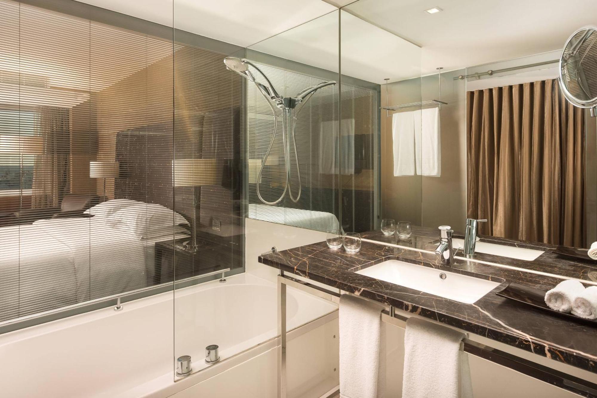 Deluxe Guest room 2 Twin or Single Beds Pool access