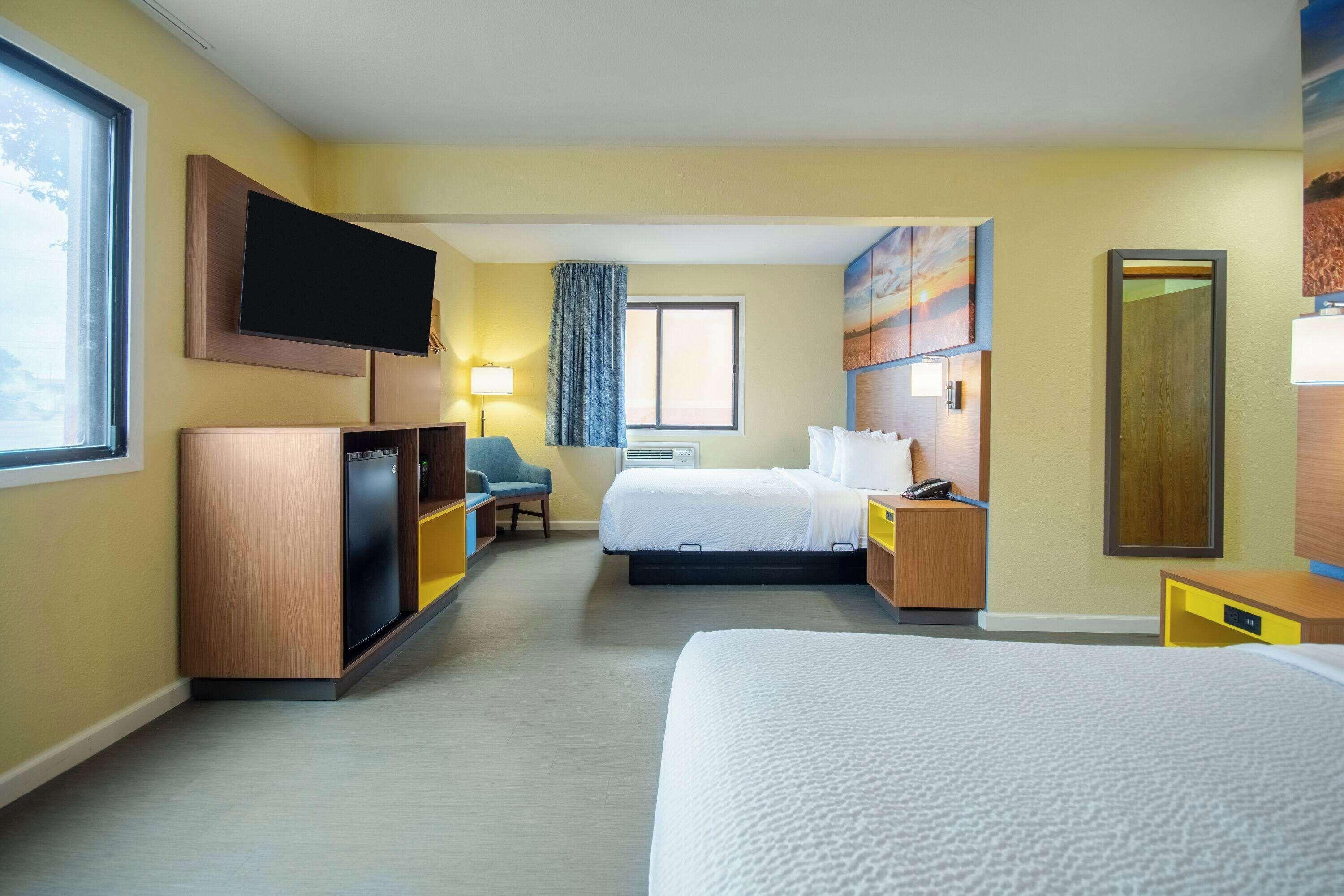 Queen Room Two Queen Beds Roll Shower Mobility Accessible or Non-Smoking