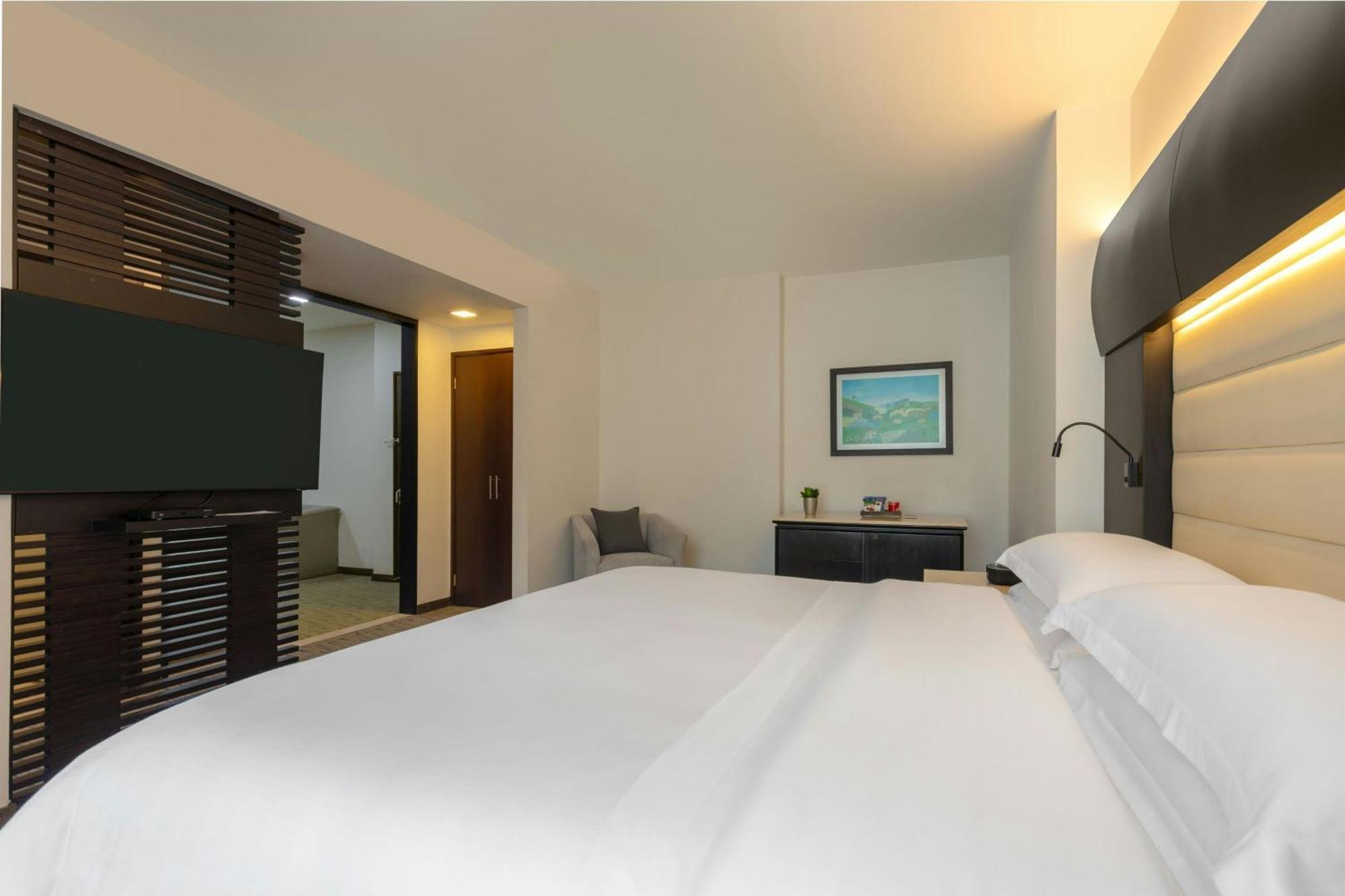 Junior King Suite