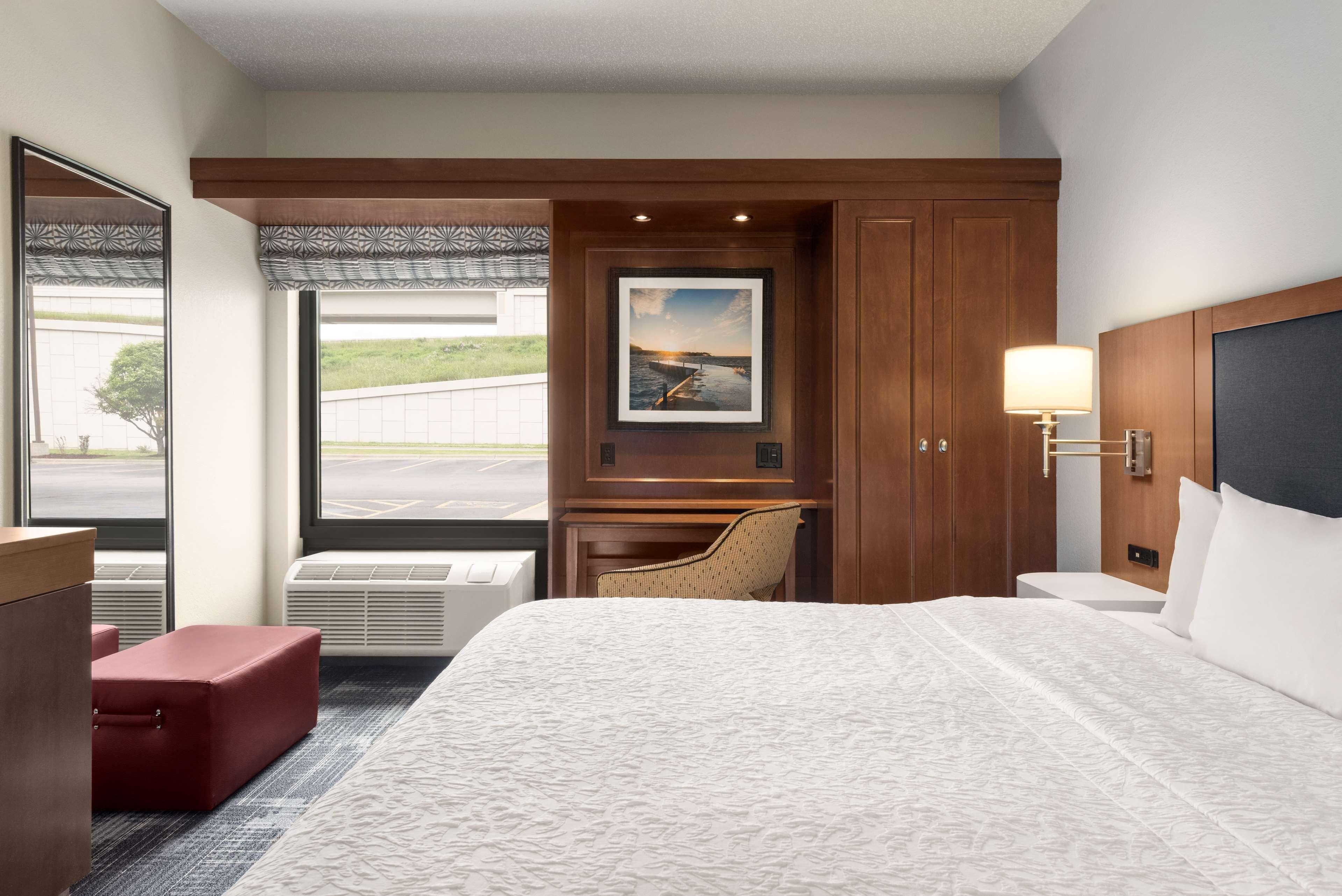 King Room Hearing Access or Non-Smoking