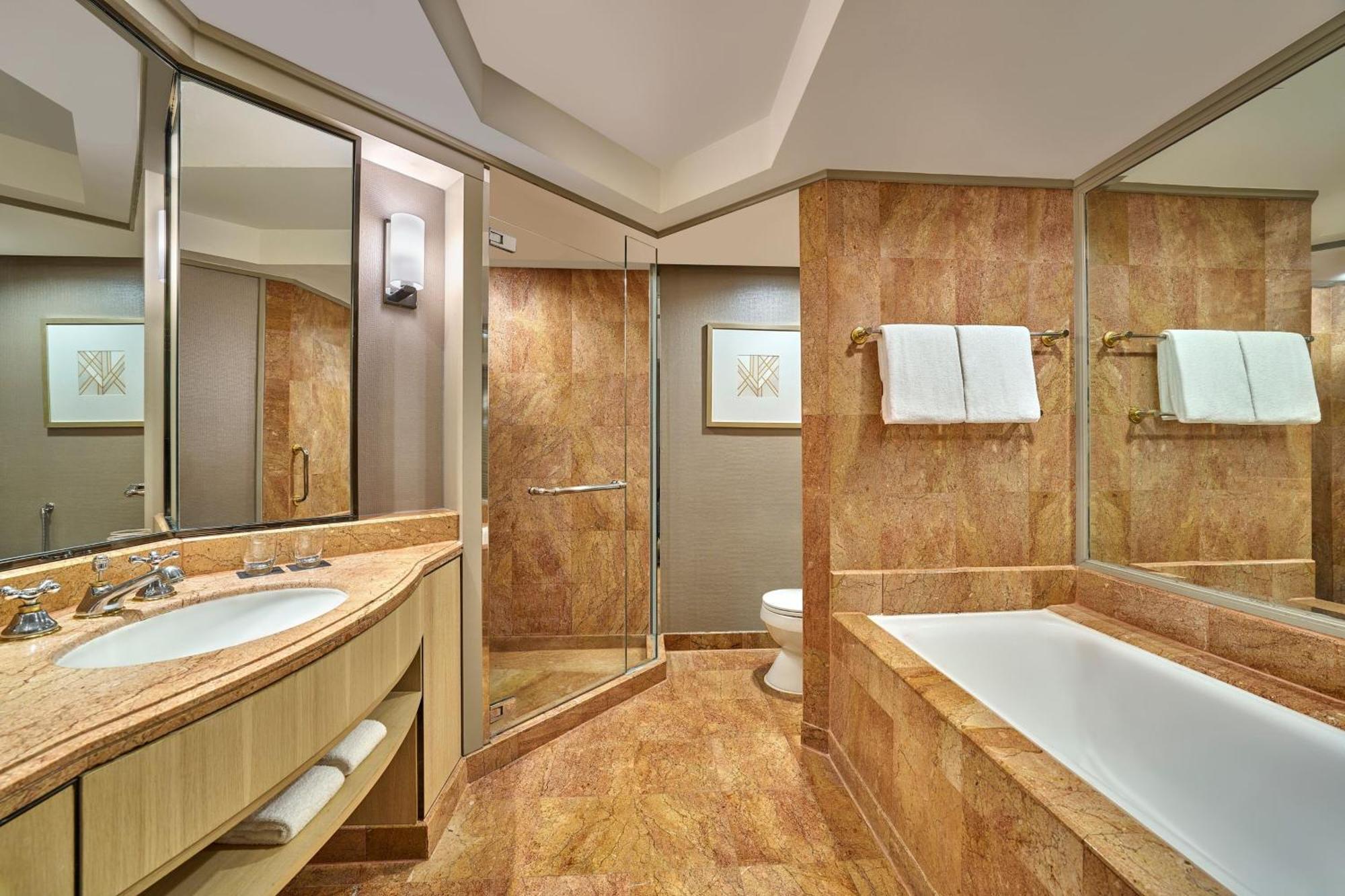 1 King Bed City View Room
