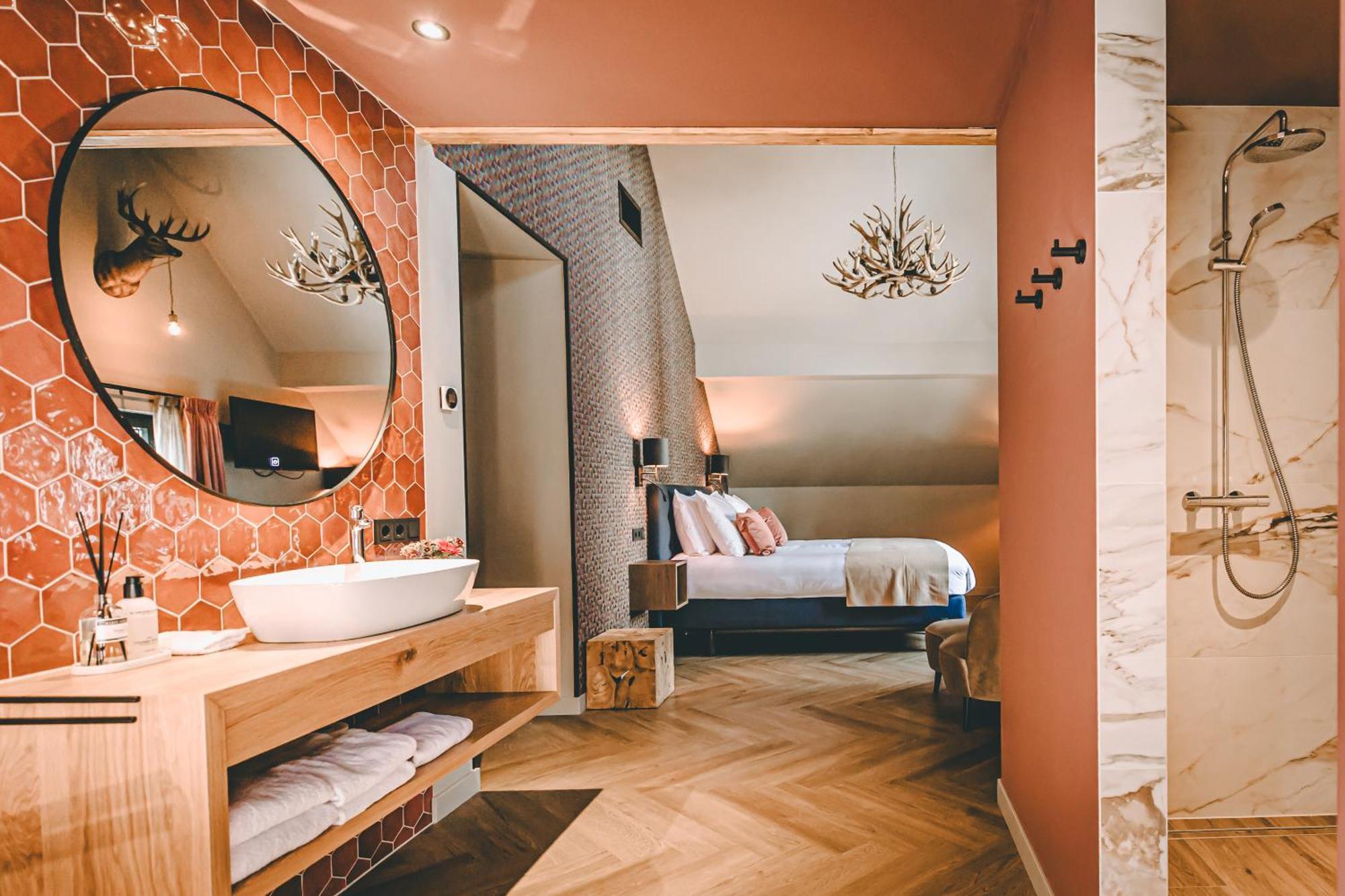 Deluxe Double Room Bath