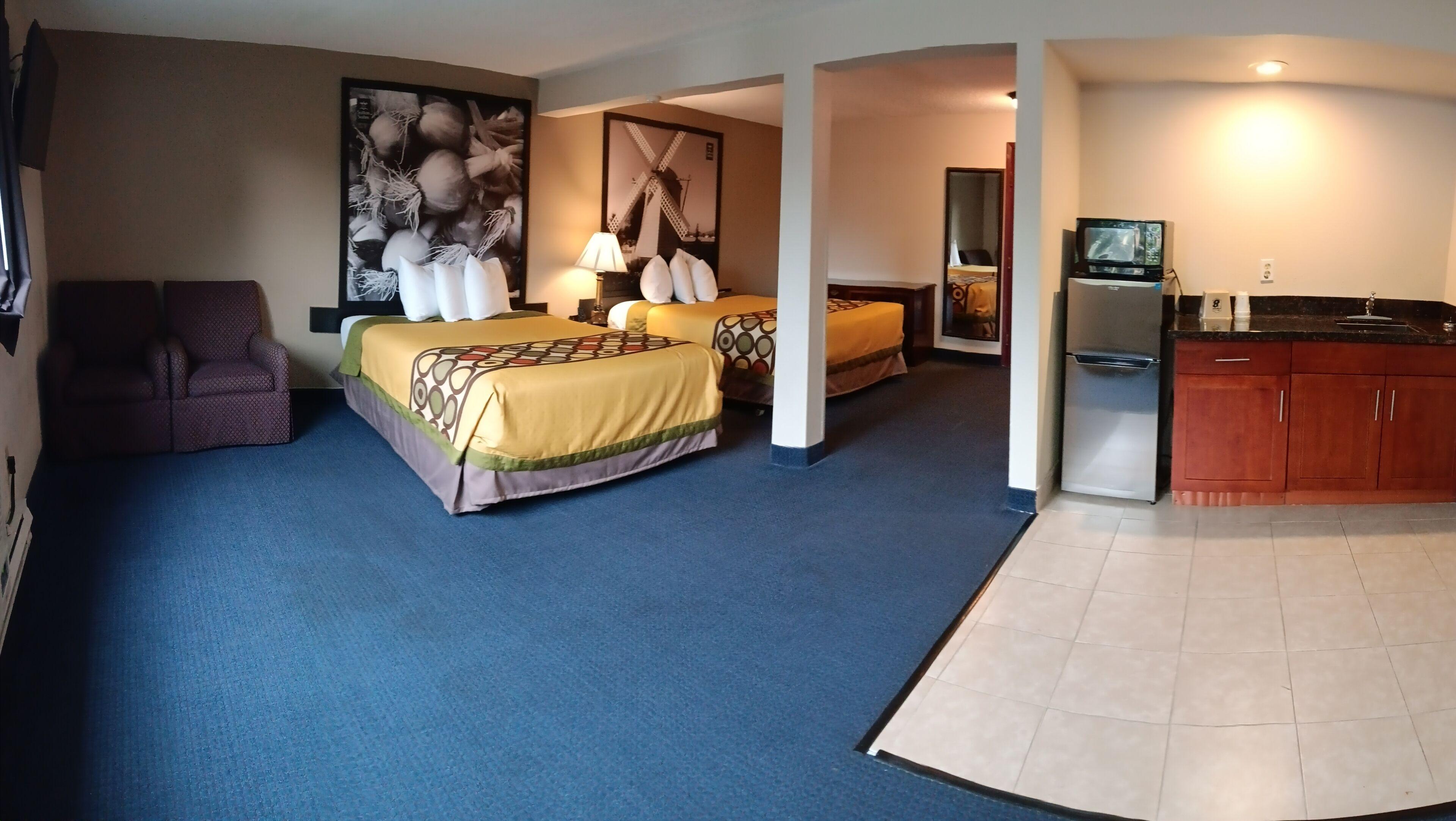 Queen Room Two Queen Beds Non-Smoking
