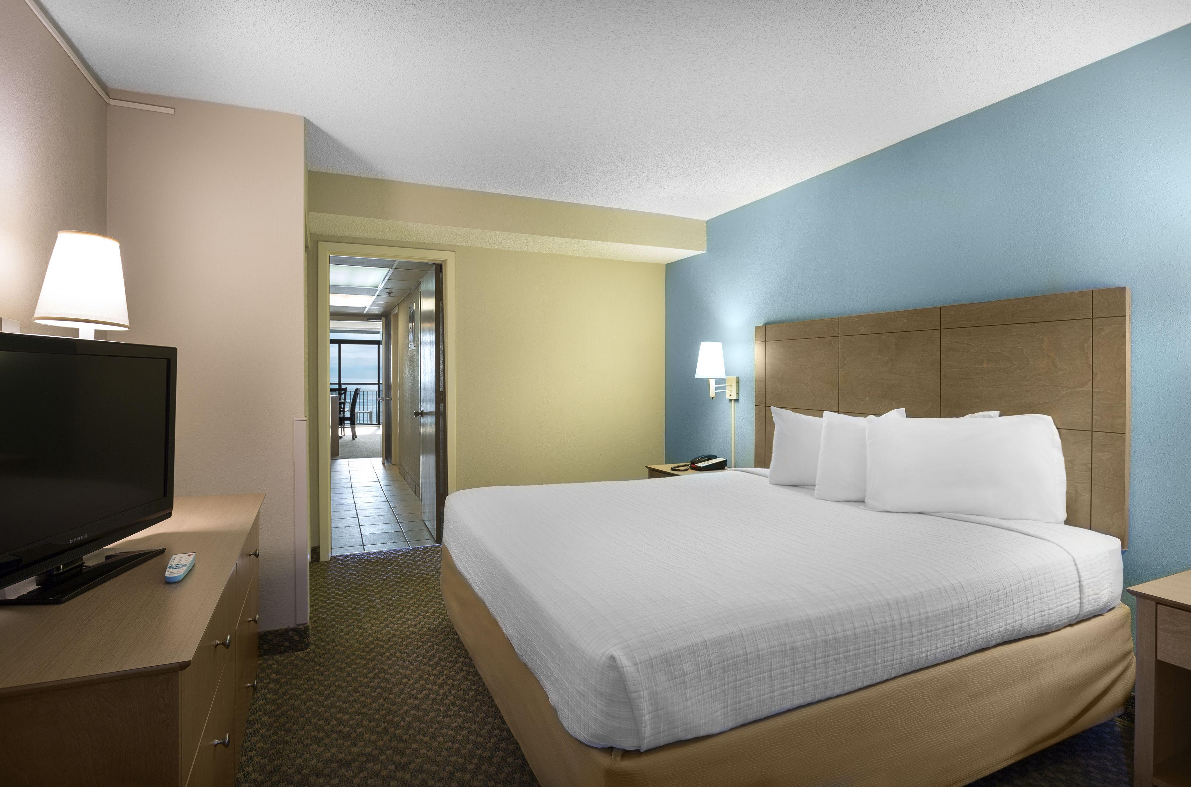 Executive Suite,1697924219:JPEG
