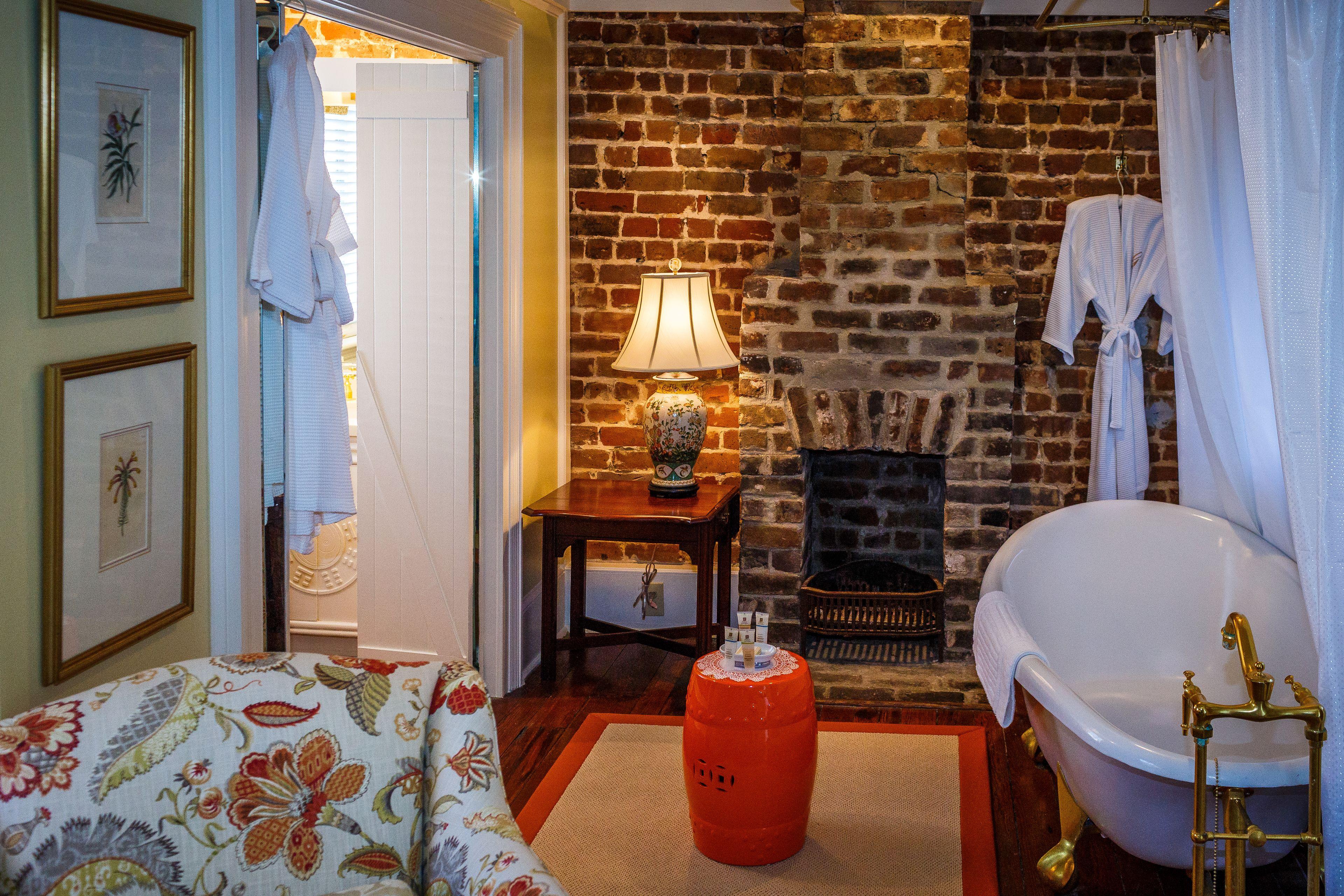 The Carriage House Superior Queen