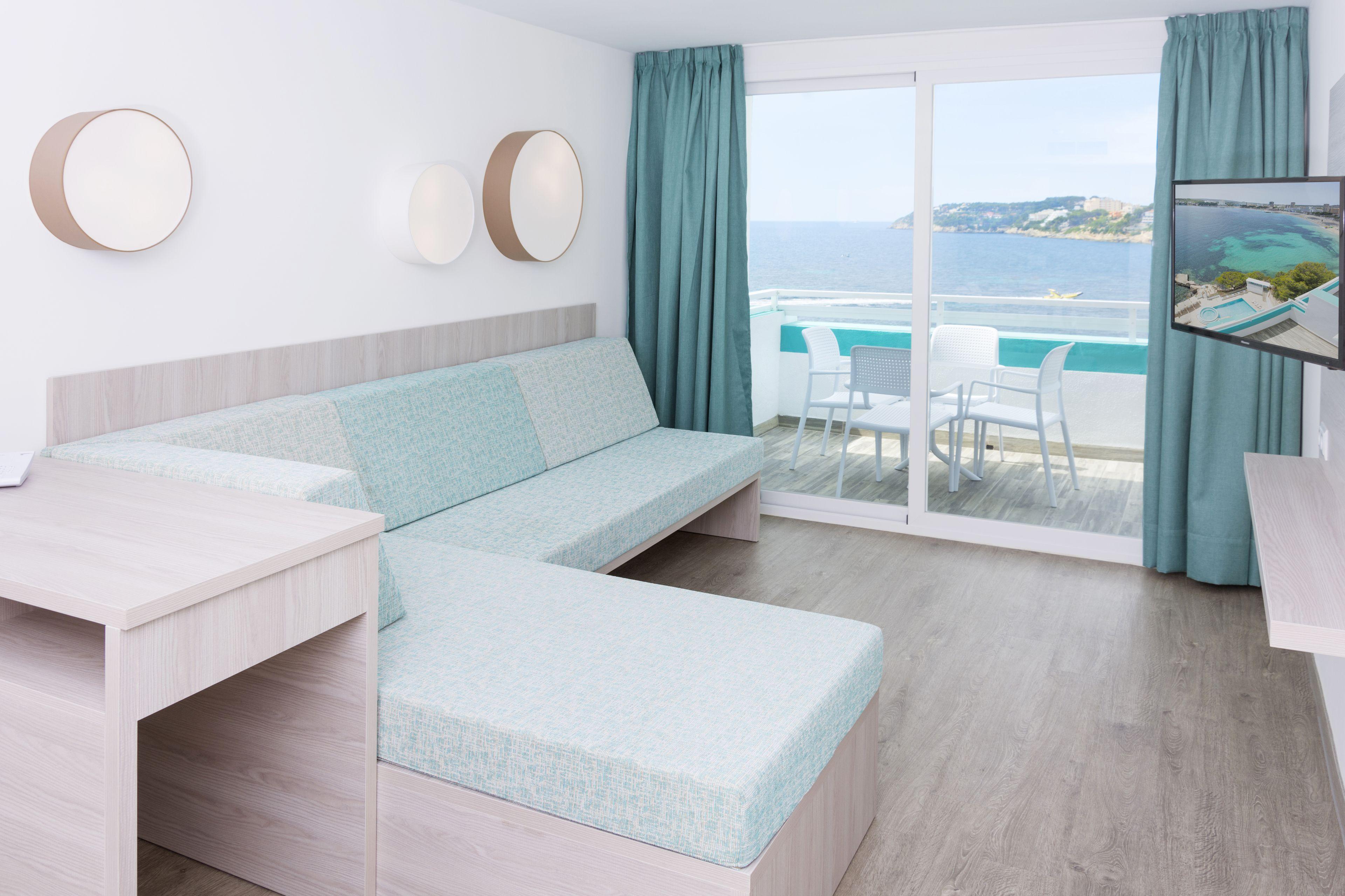 One-Bedroom Apartment Sea View