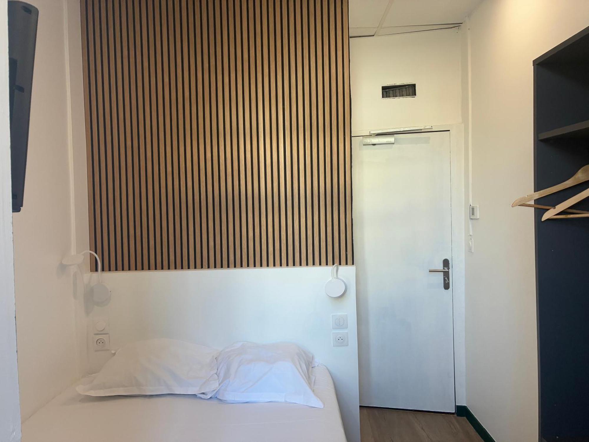 Small Double Room,1720184235:JPEG