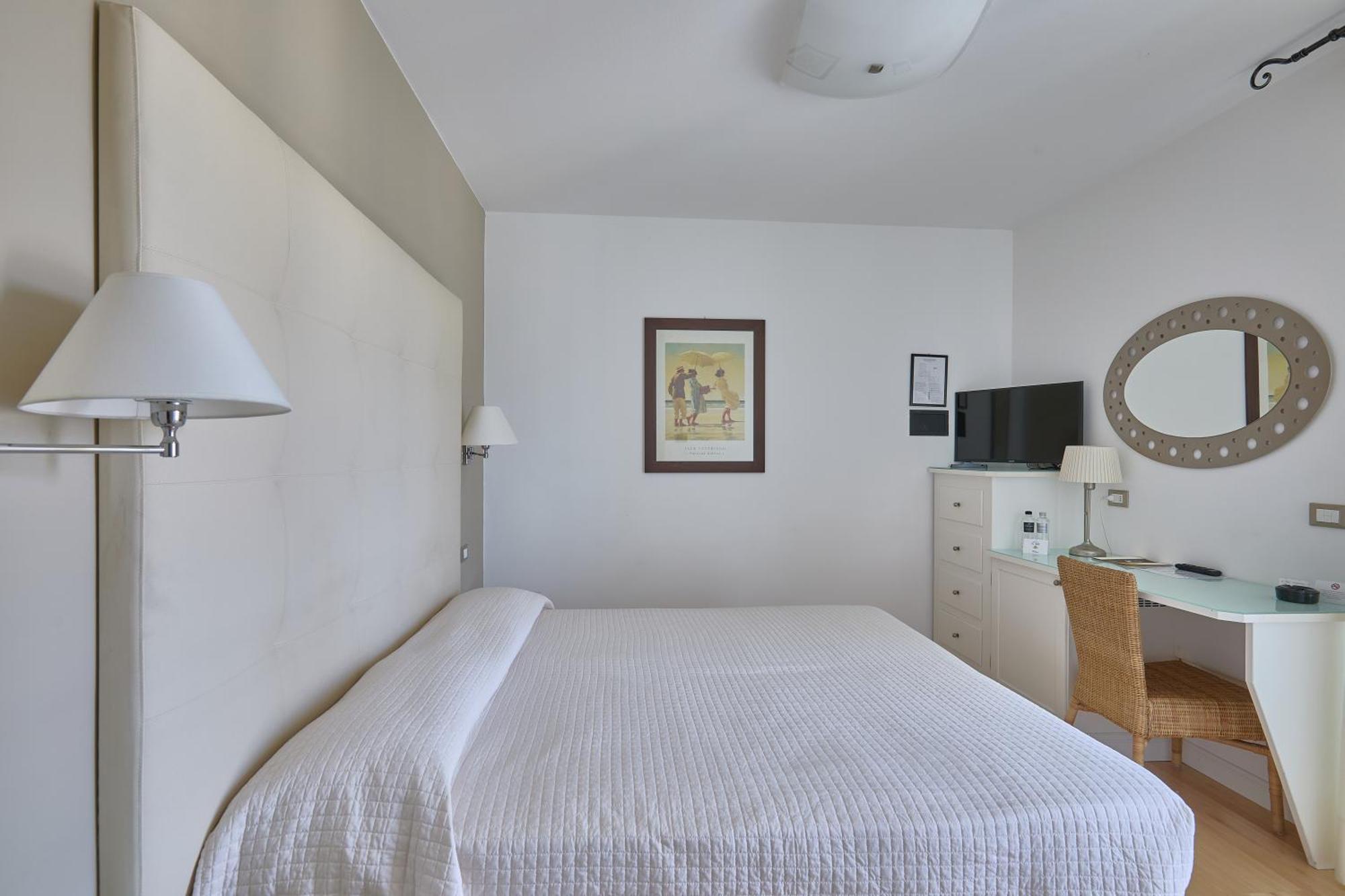 Double or Twin Room Partial Sea View