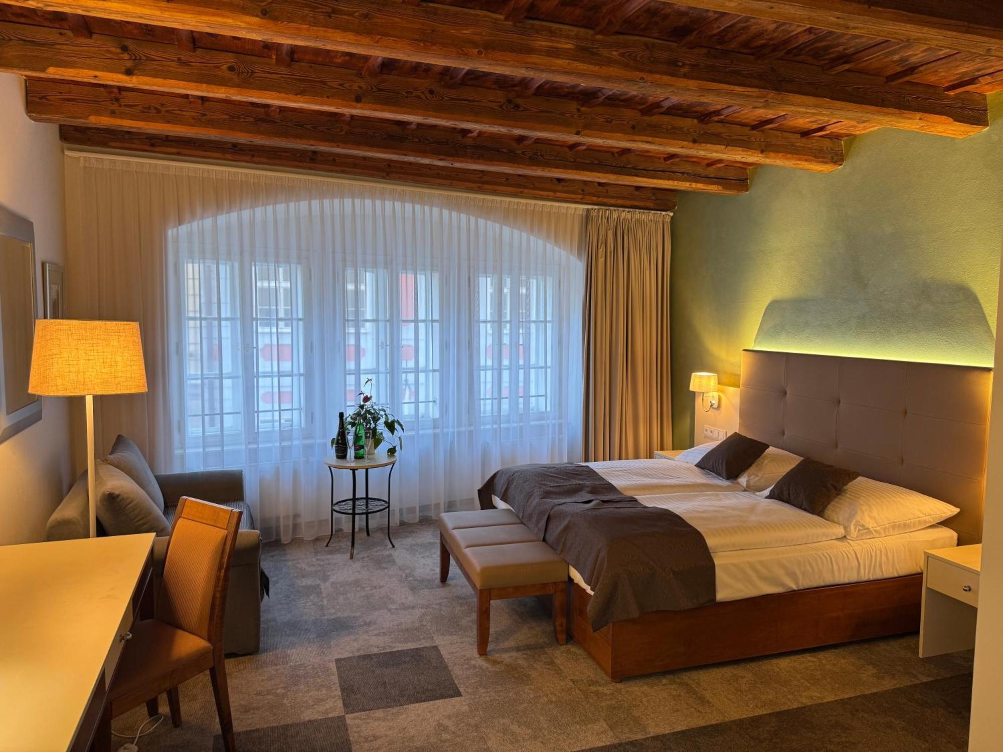 Deluxe Junior Suite