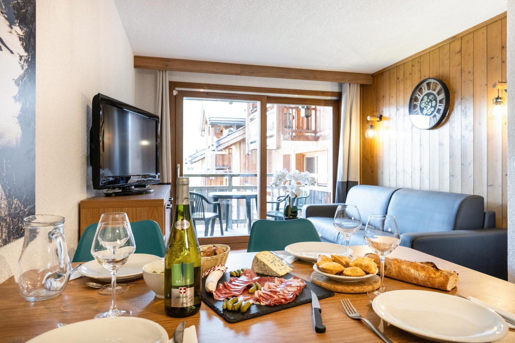 One-Bedroom Comfort Apartment - 4 Persons,1295436187:JPEG