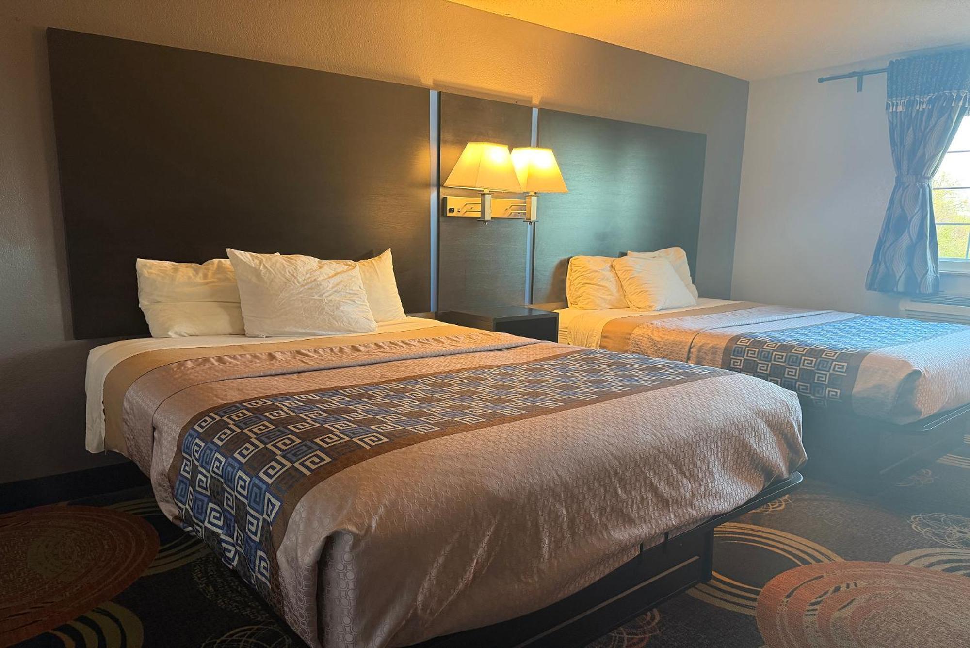Standard Queen Room